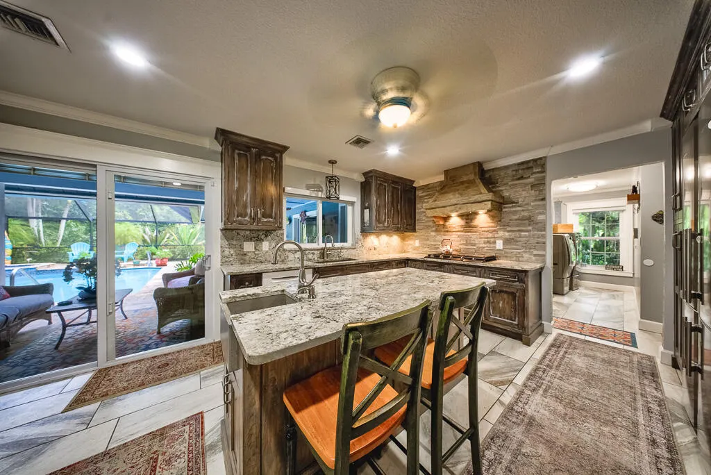 4651 Hunting Trail