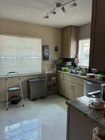 3305 APACHE Lane