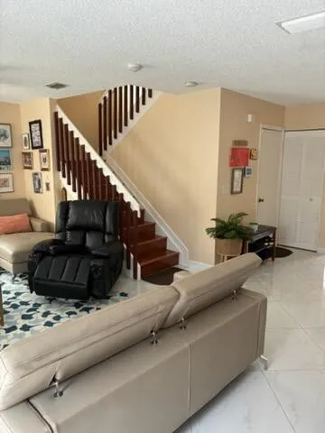 3305 APACHE Lane