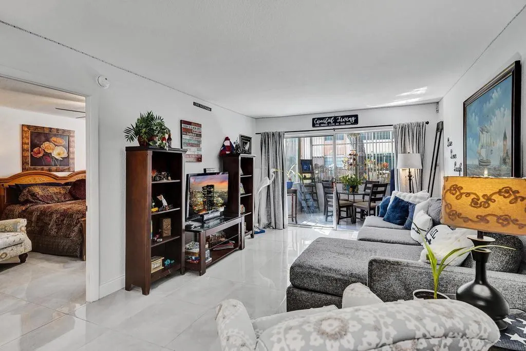 3060 HOLIDAY SPRINGS Boulevard #106