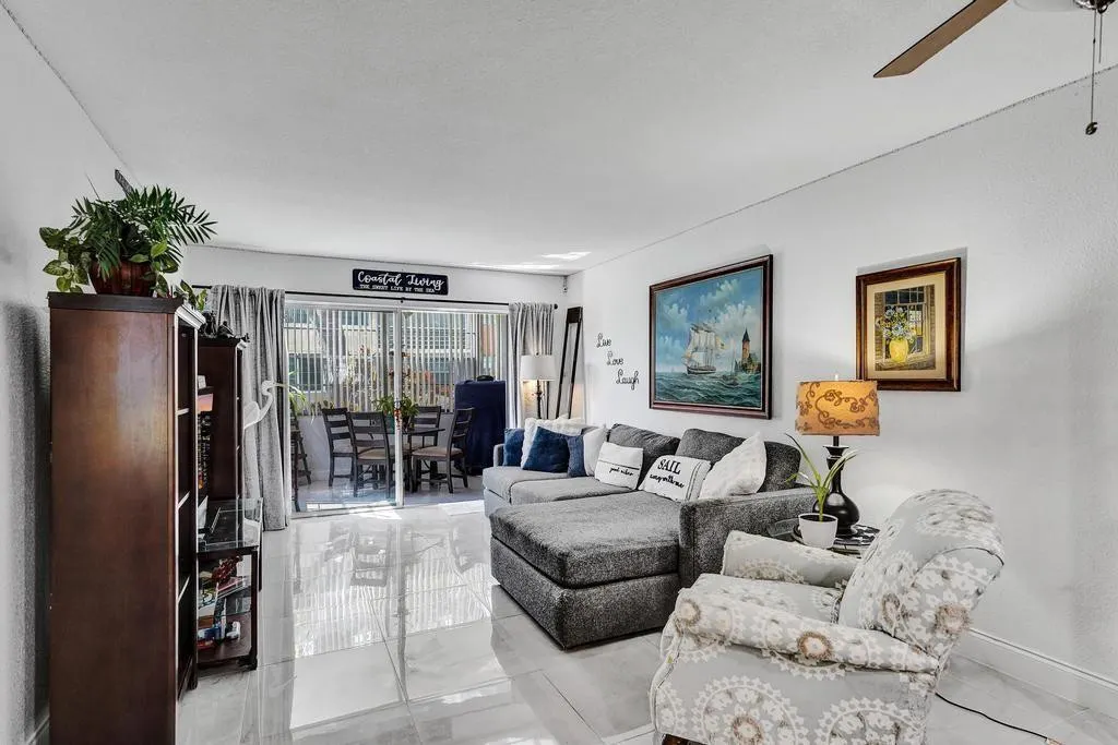 3060 HOLIDAY SPRINGS Boulevard #106