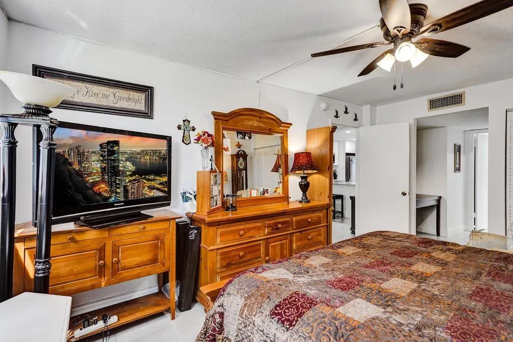3060 HOLIDAY SPRINGS Boulevard #106