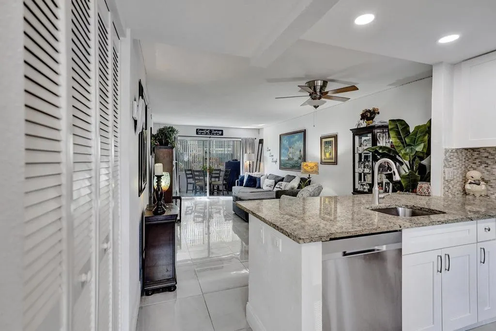 3060 HOLIDAY SPRINGS Boulevard #106
