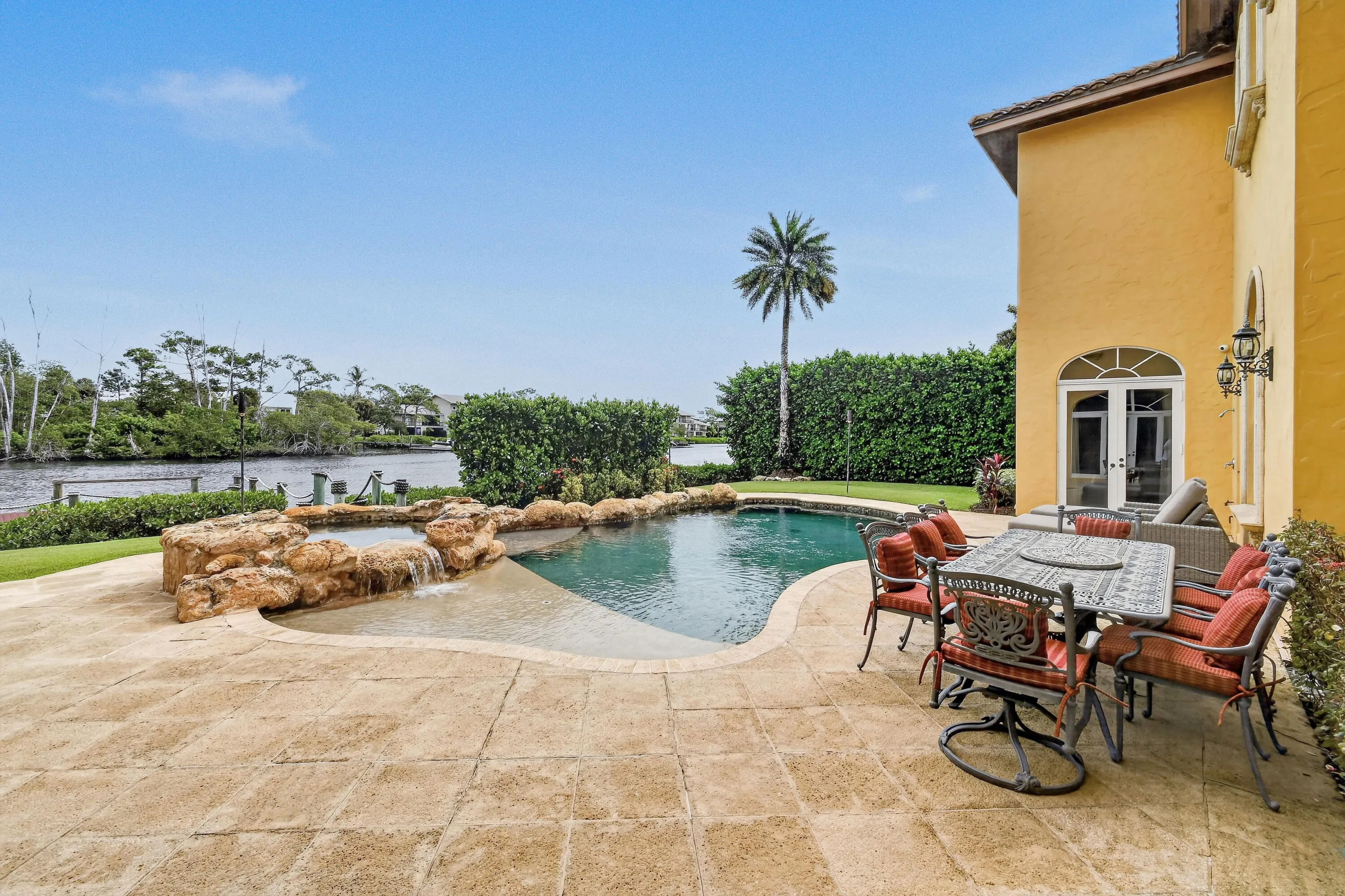 18519 SE Palm Island Lane