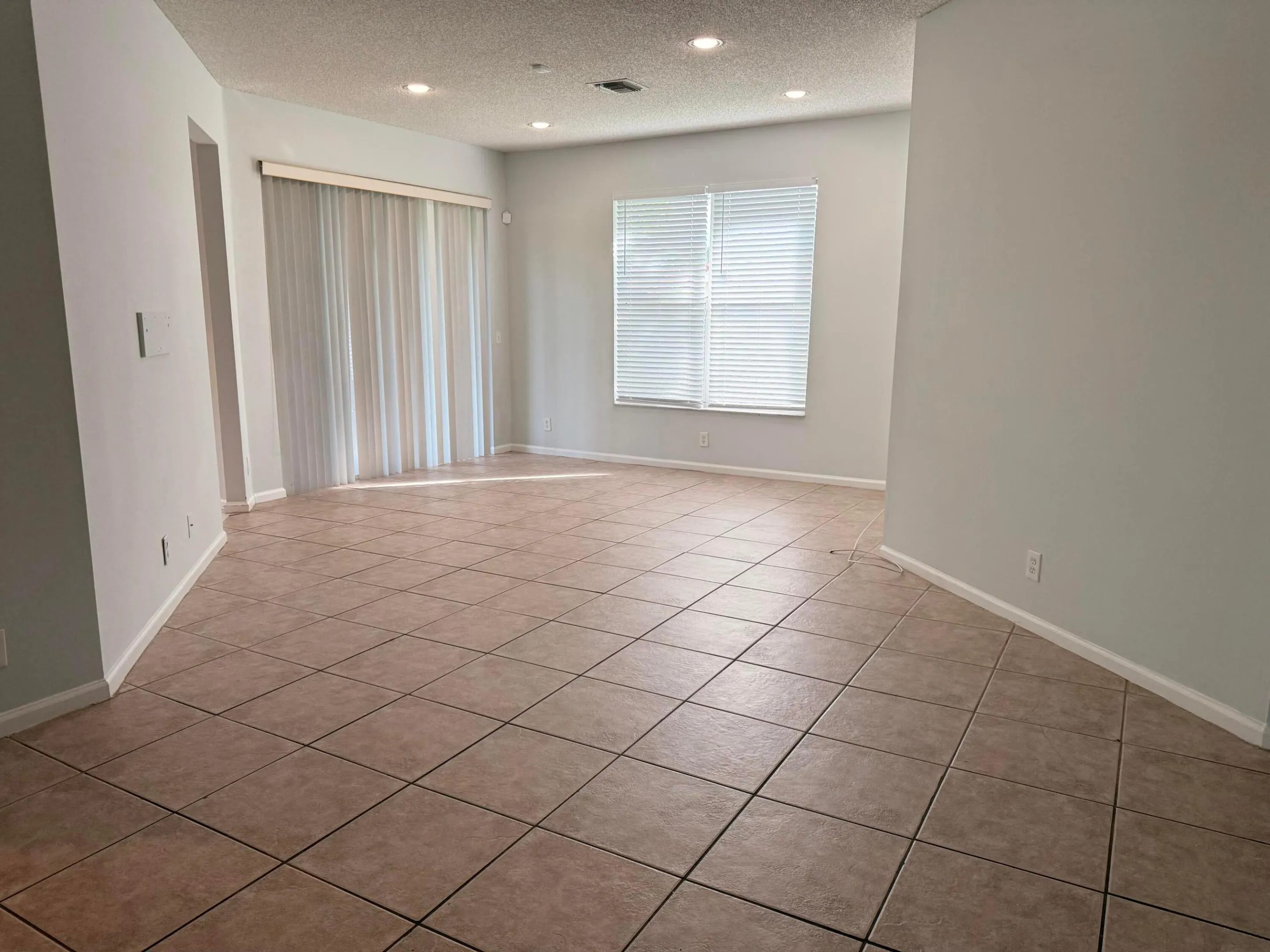 12077 Sunset Point Circle