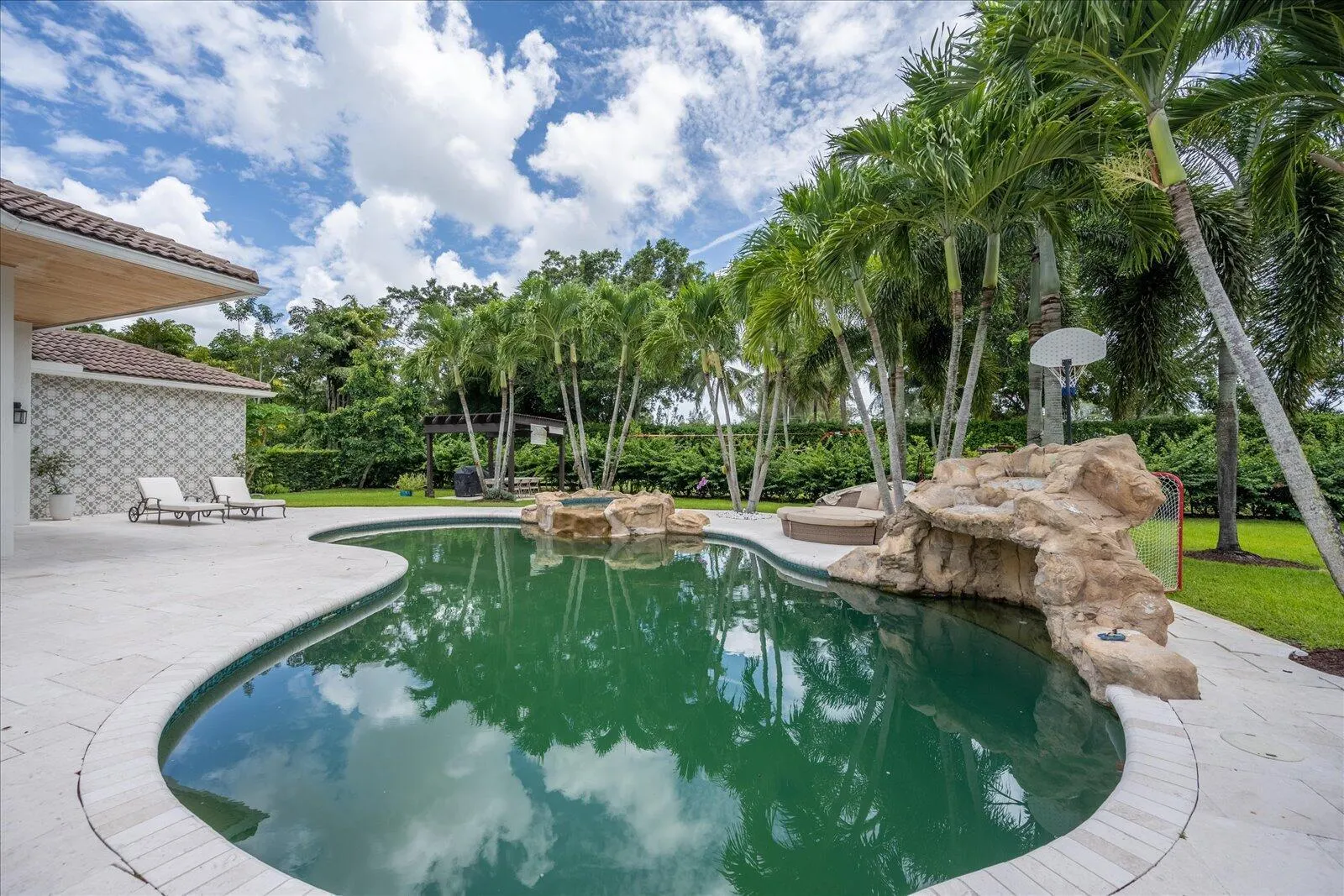 12520 Equine Lane