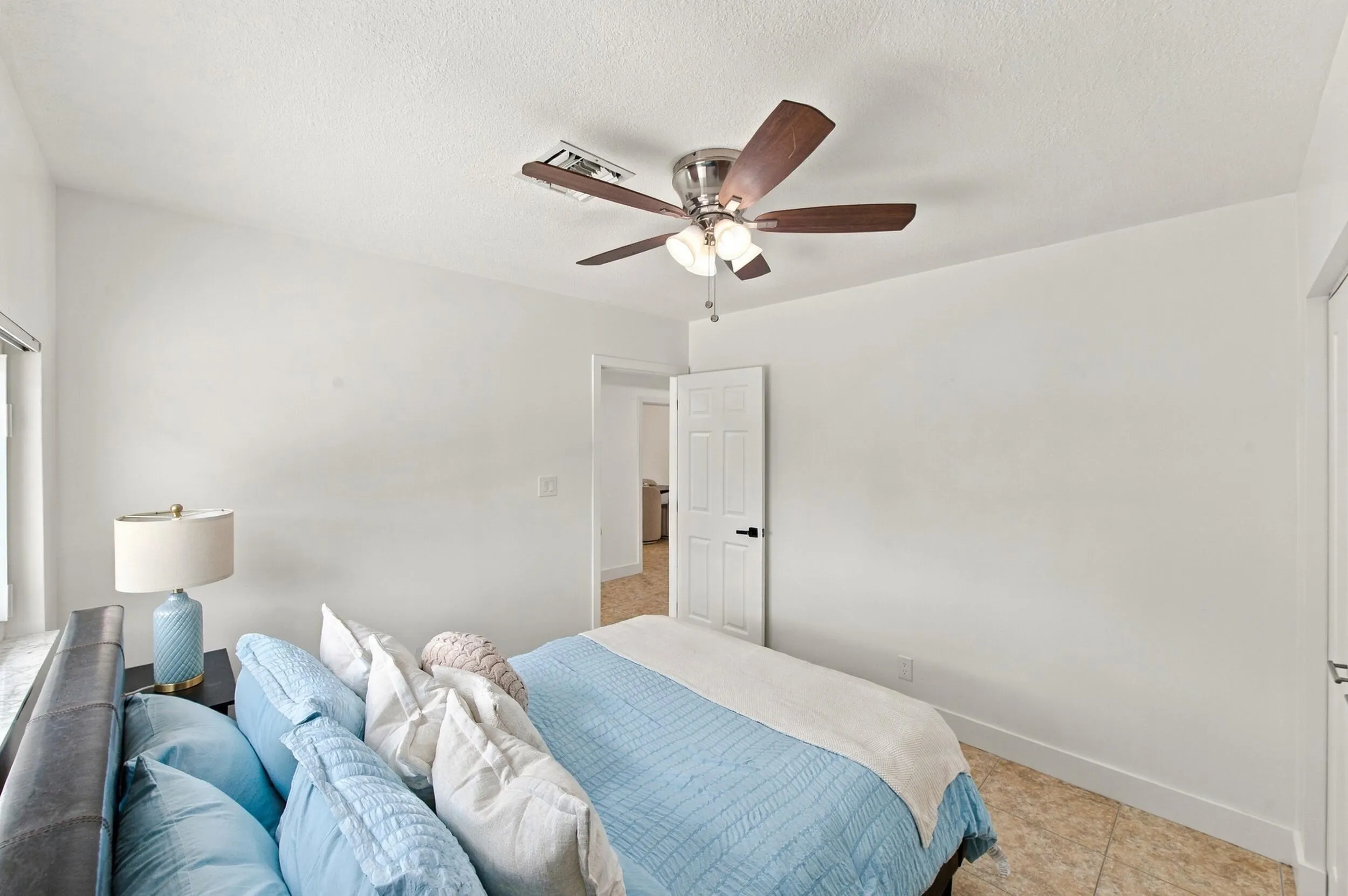 4999 SW 6TH Street