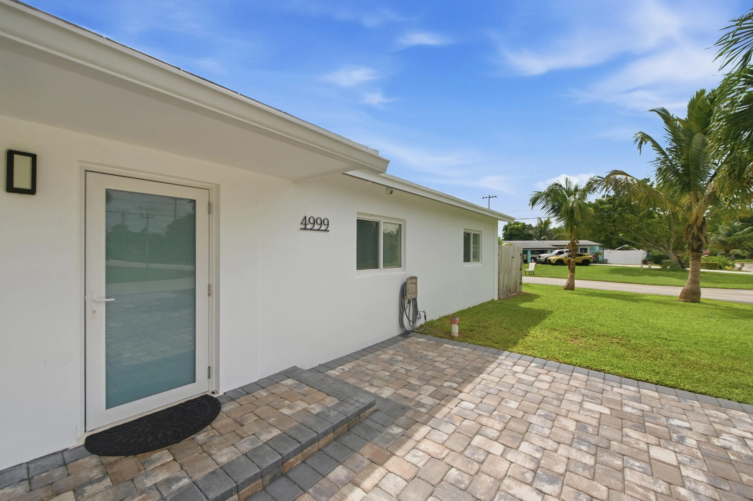 4999 SW 6TH Street