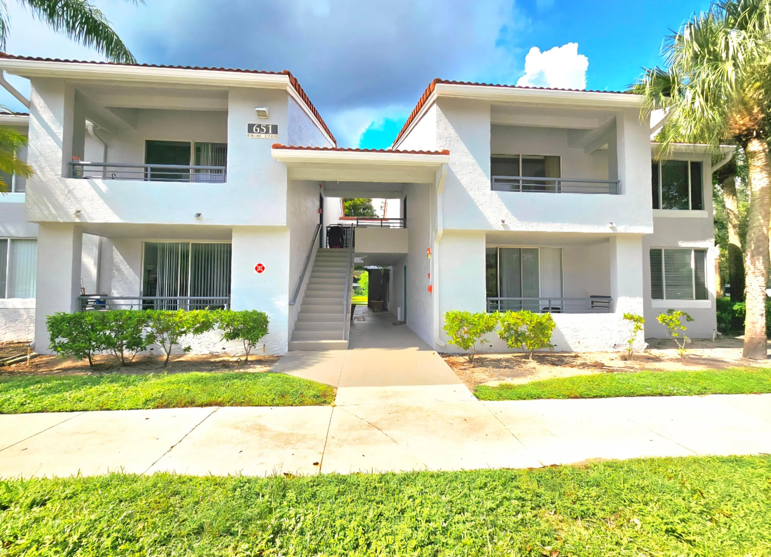 651 Lyons Road #10107