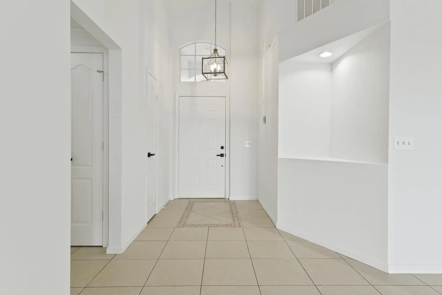 713 NW Waterlily Place
