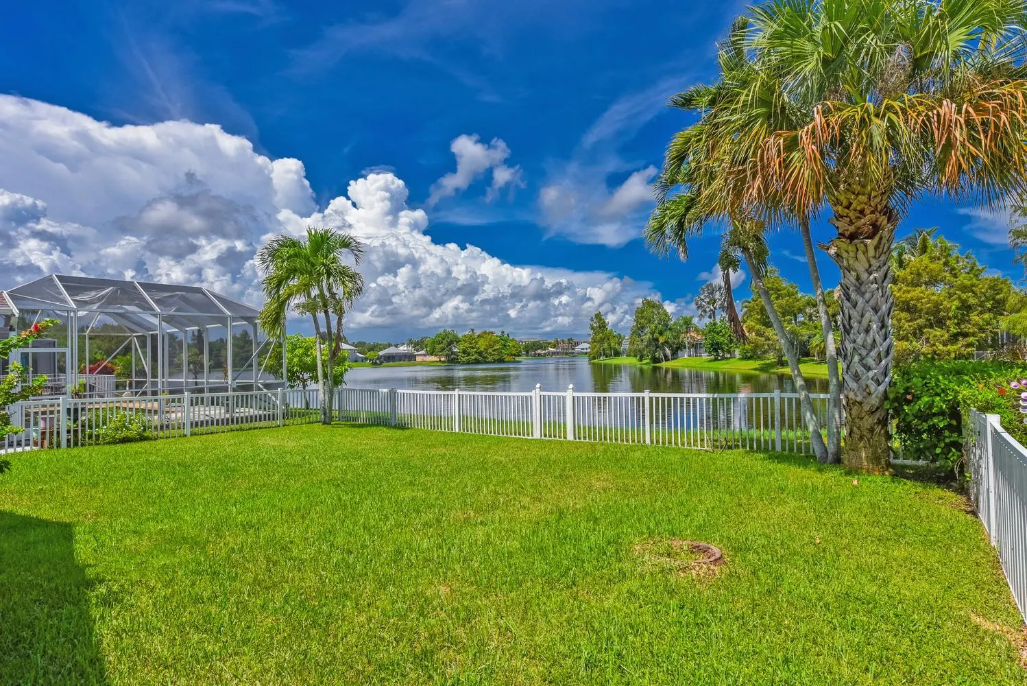 713 NW Waterlily Place