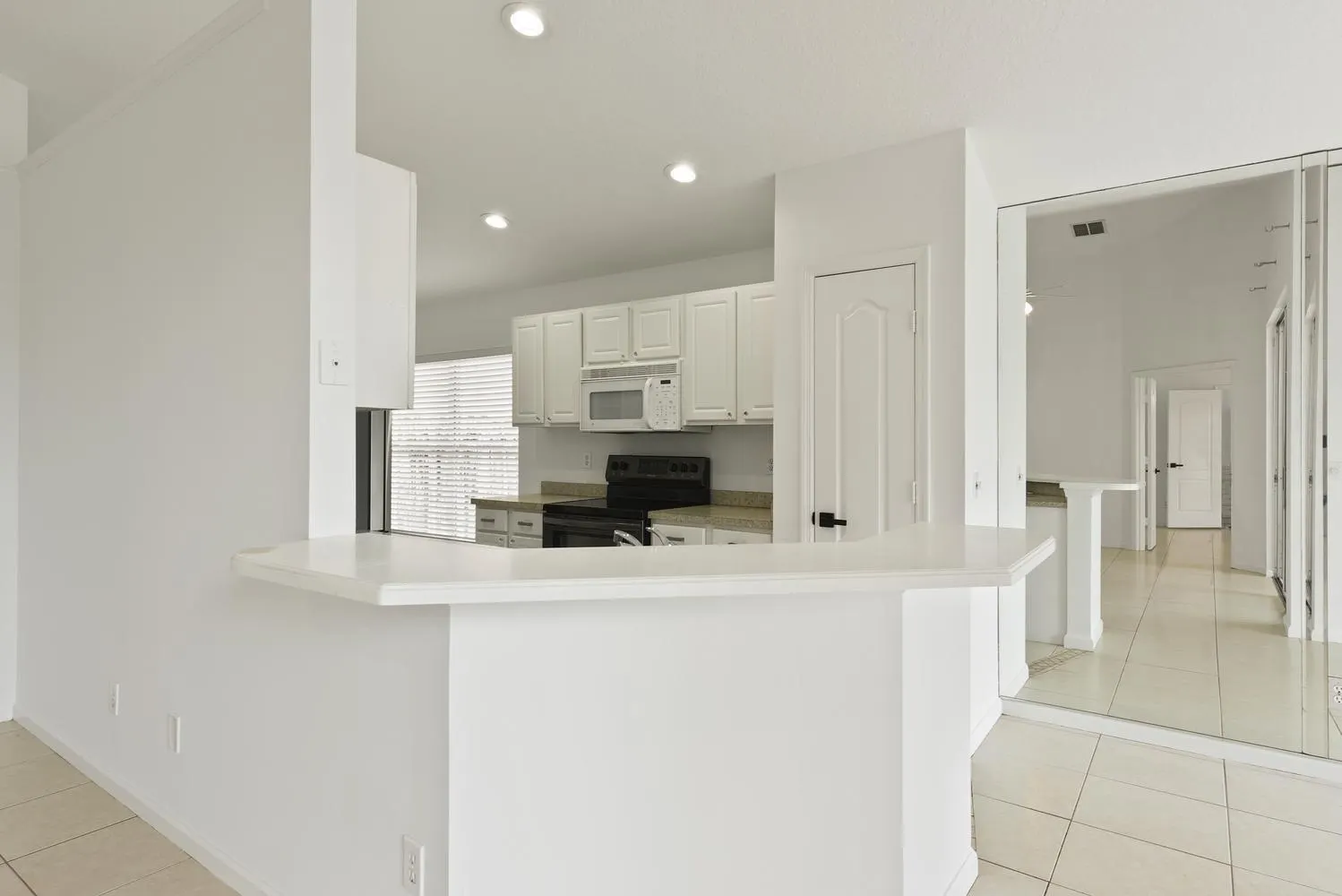 713 NW Waterlily Place