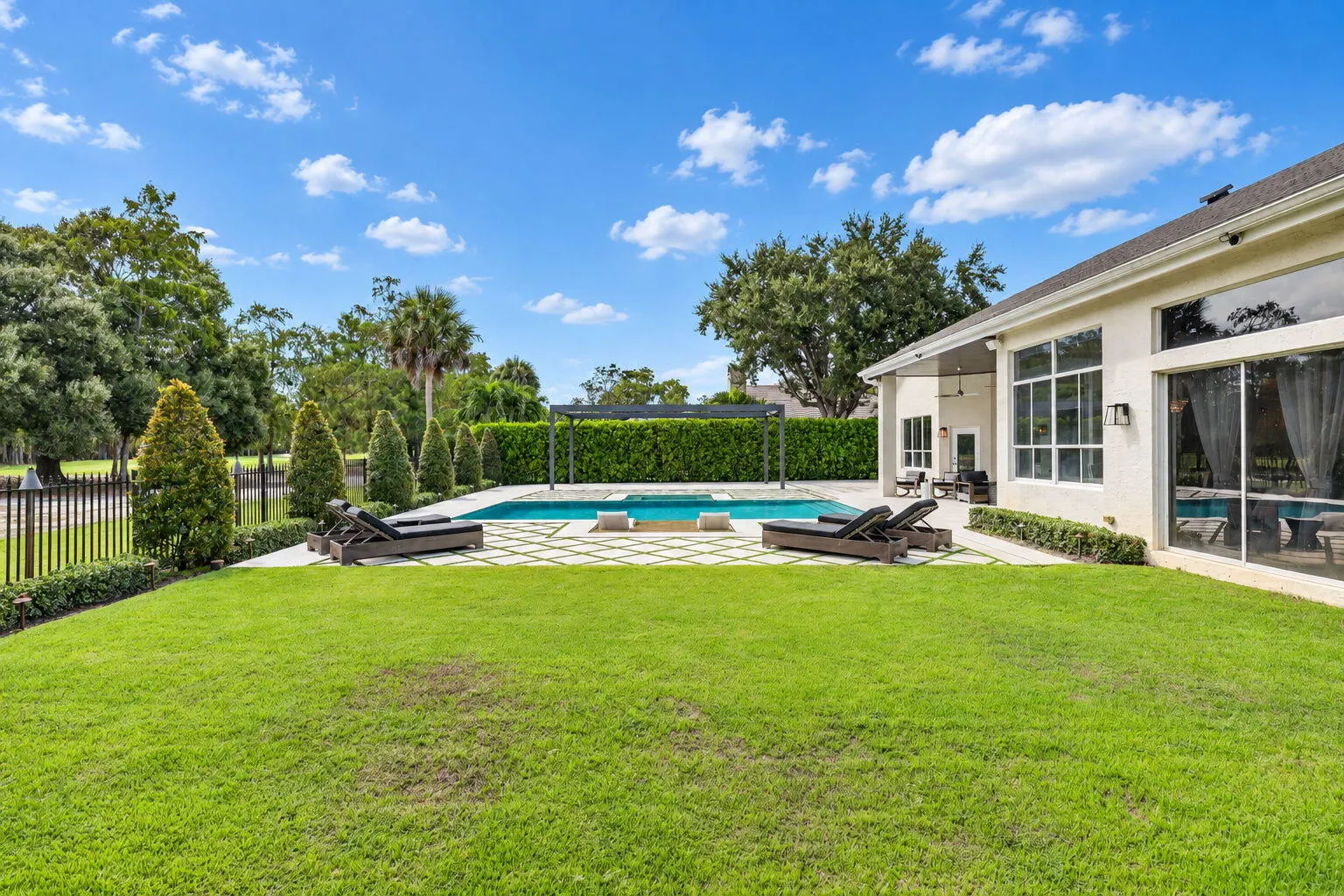 851 FOREST GLEN Lane