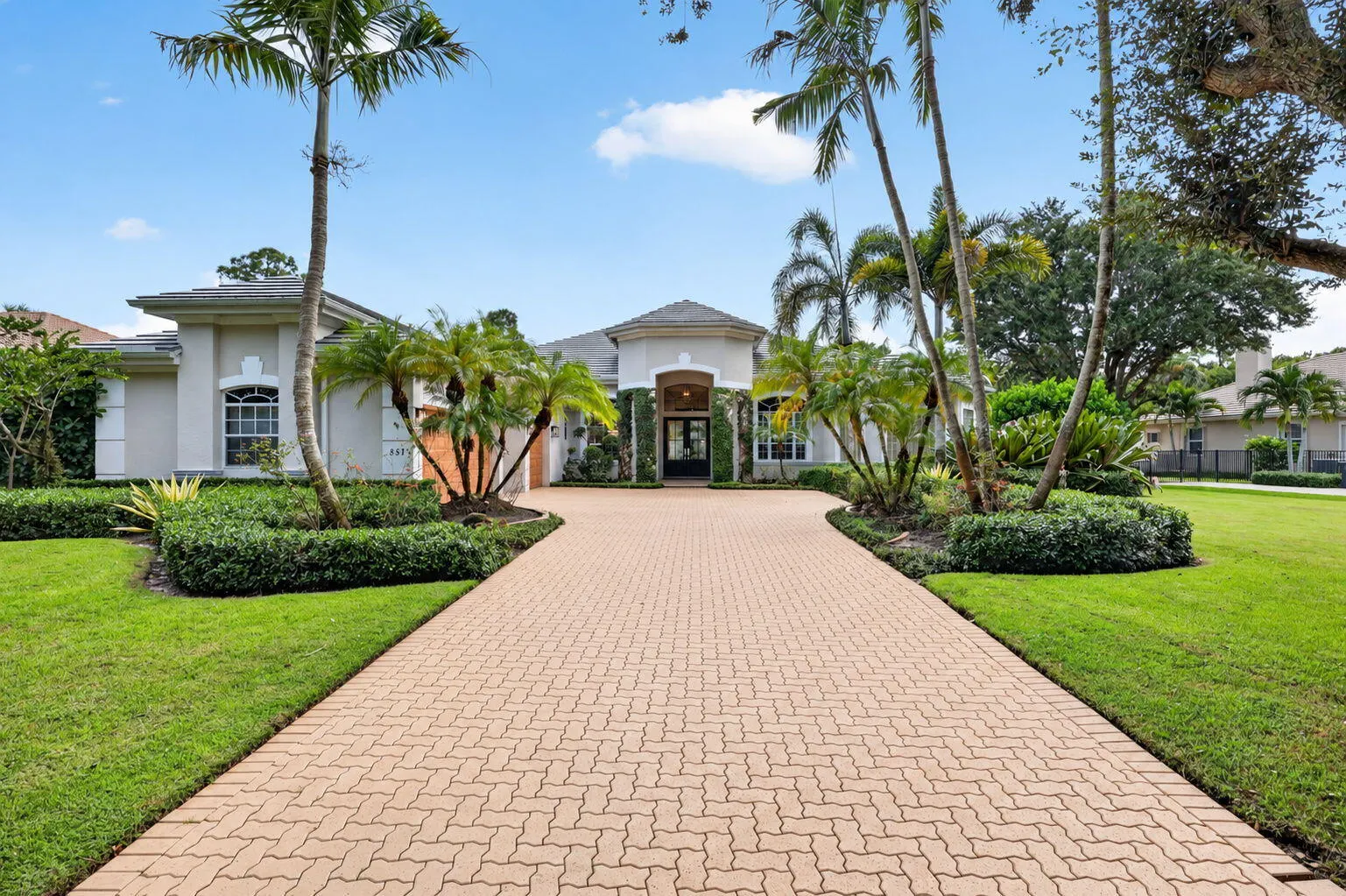 851 FOREST GLEN Lane