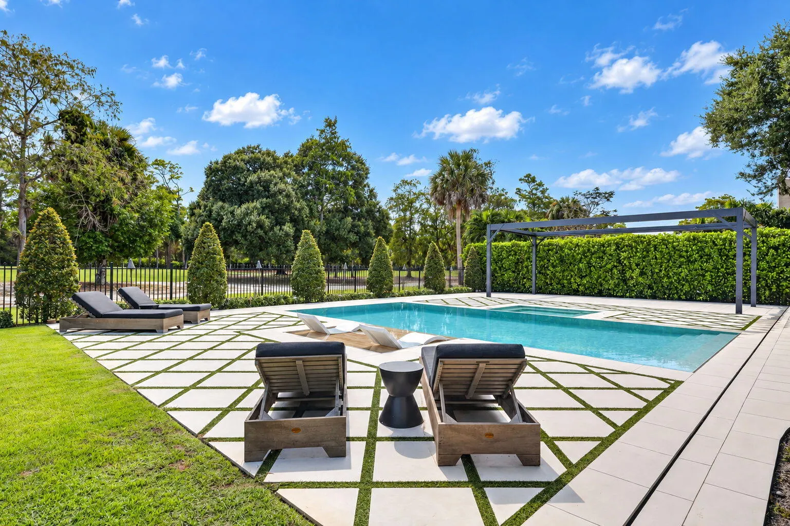 851 FOREST GLEN Lane