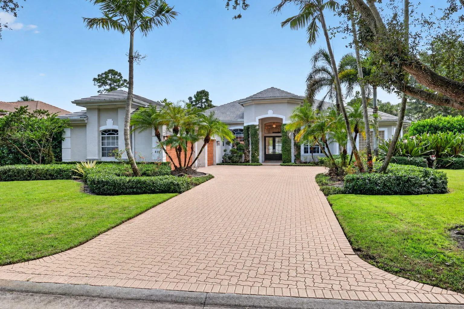 851 FOREST GLEN Lane