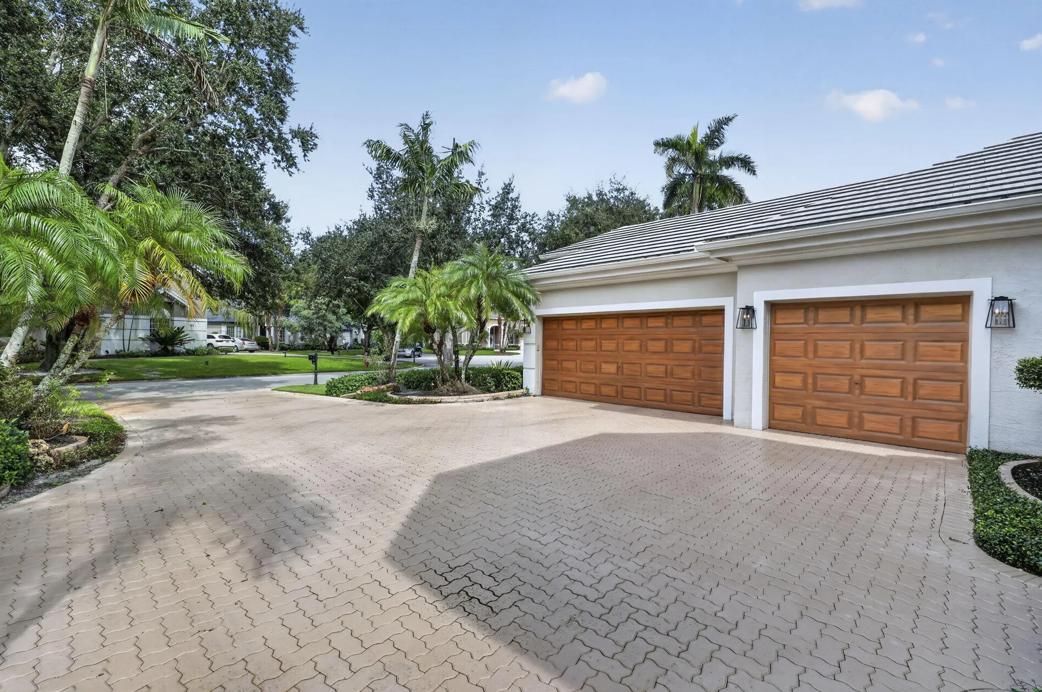 851 FOREST GLEN Lane