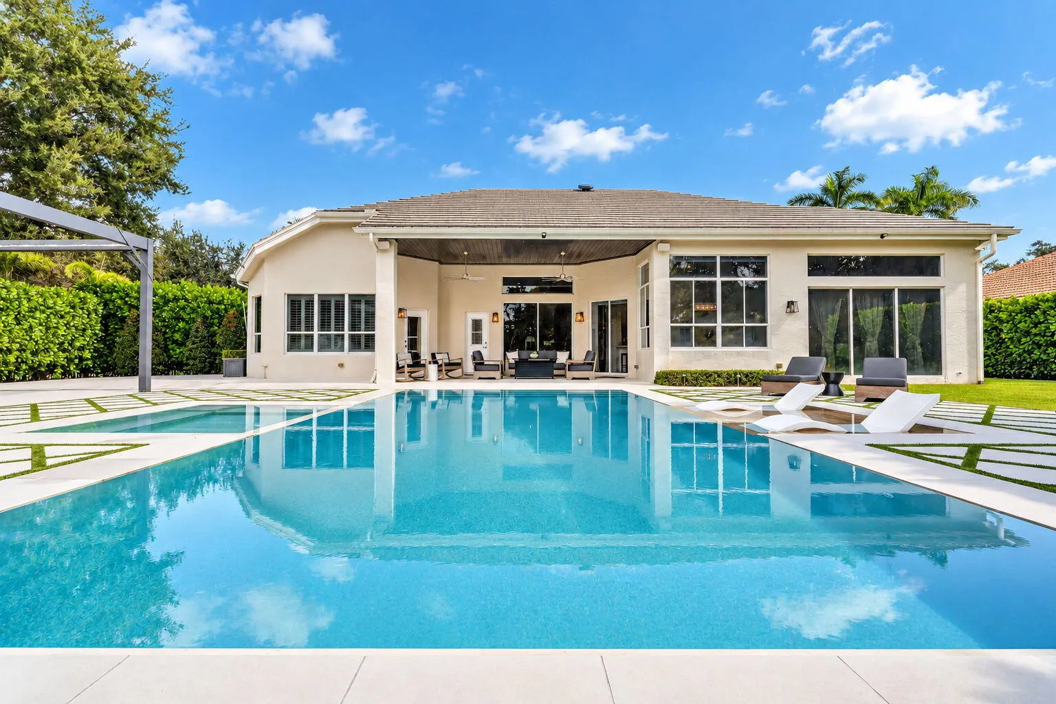 851 FOREST GLEN Lane