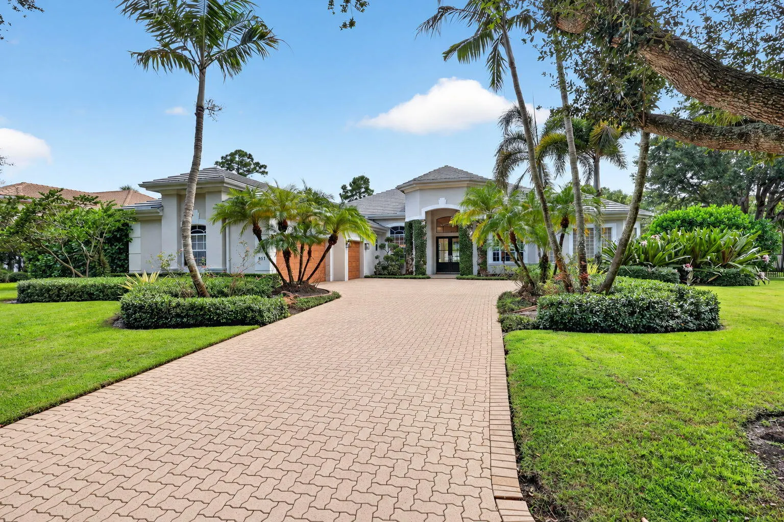 851 FOREST GLEN Lane