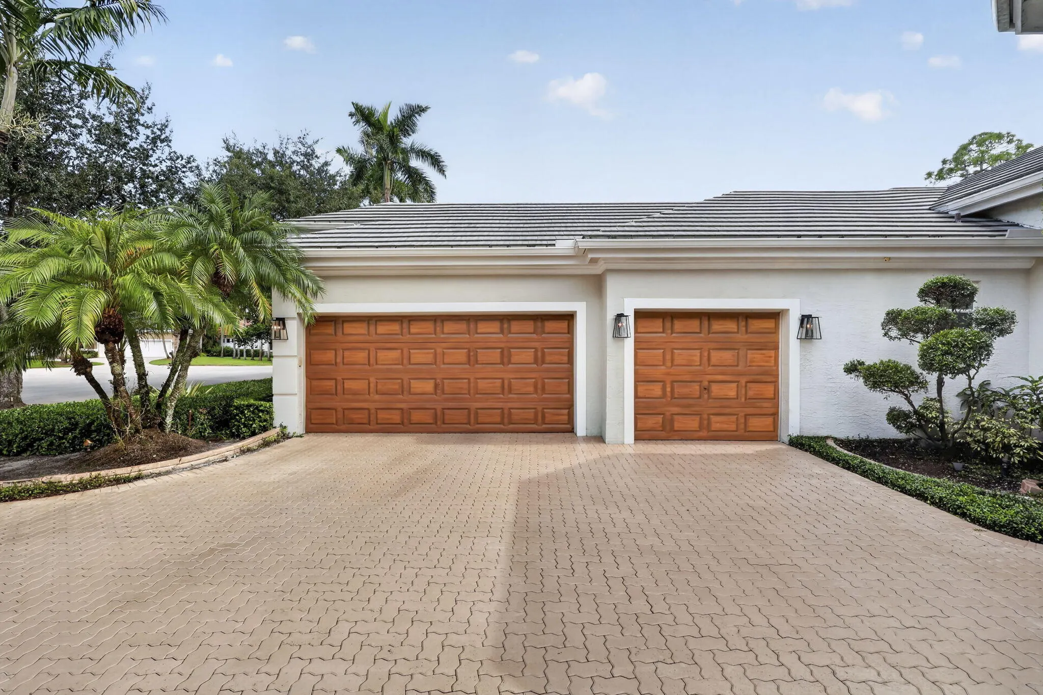 851 FOREST GLEN Lane