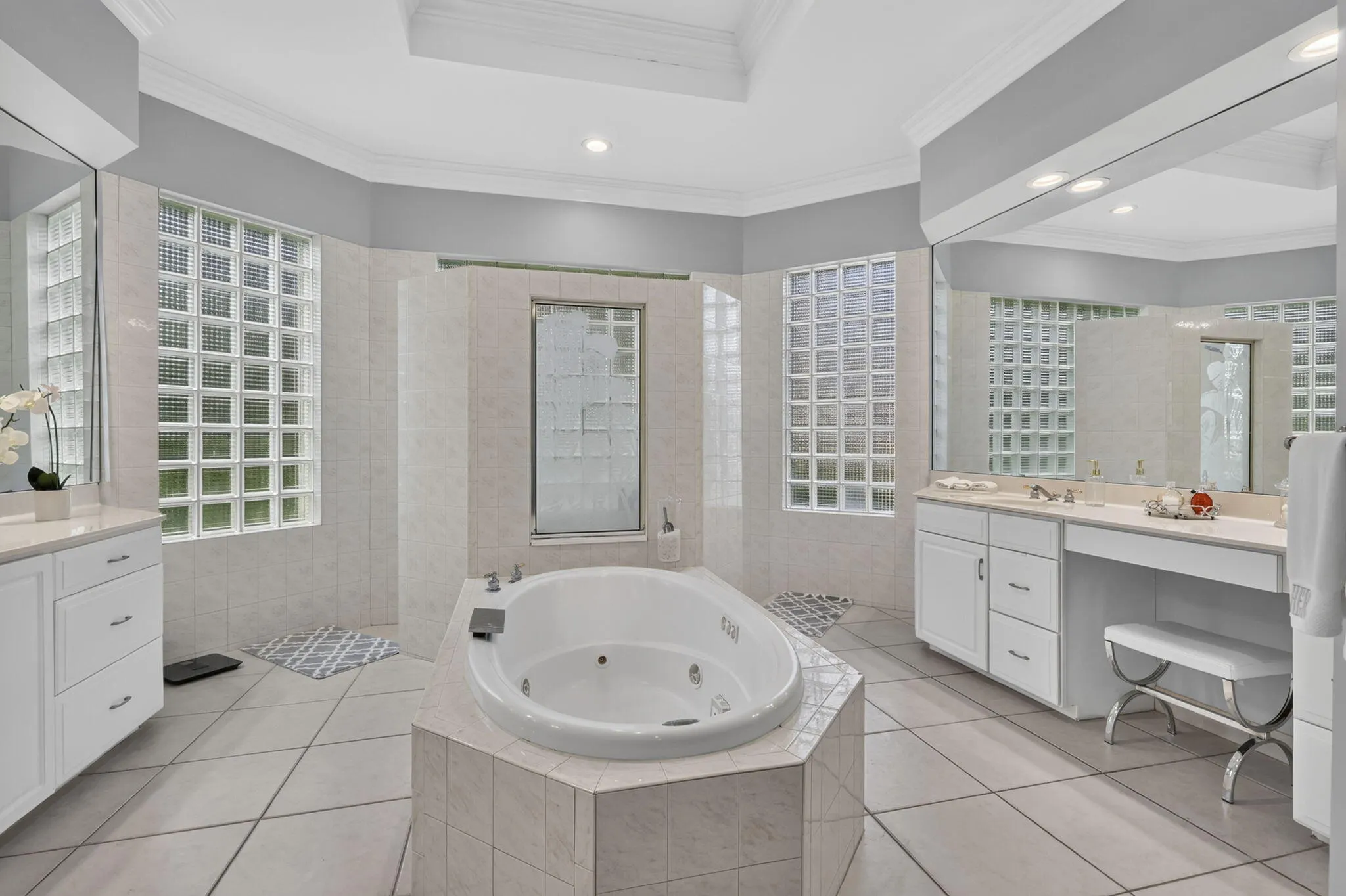 851 FOREST GLEN Lane