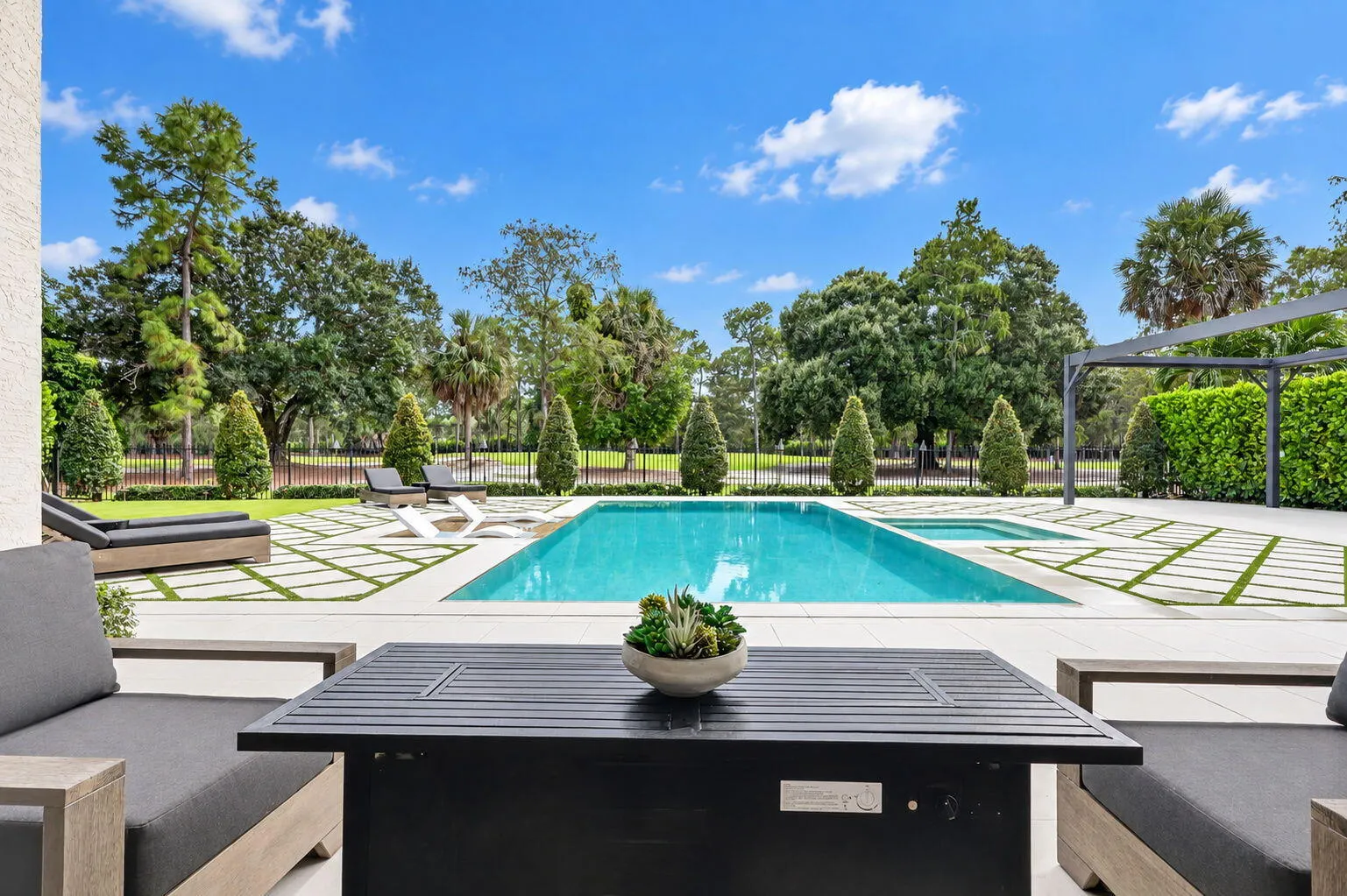 851 FOREST GLEN Lane