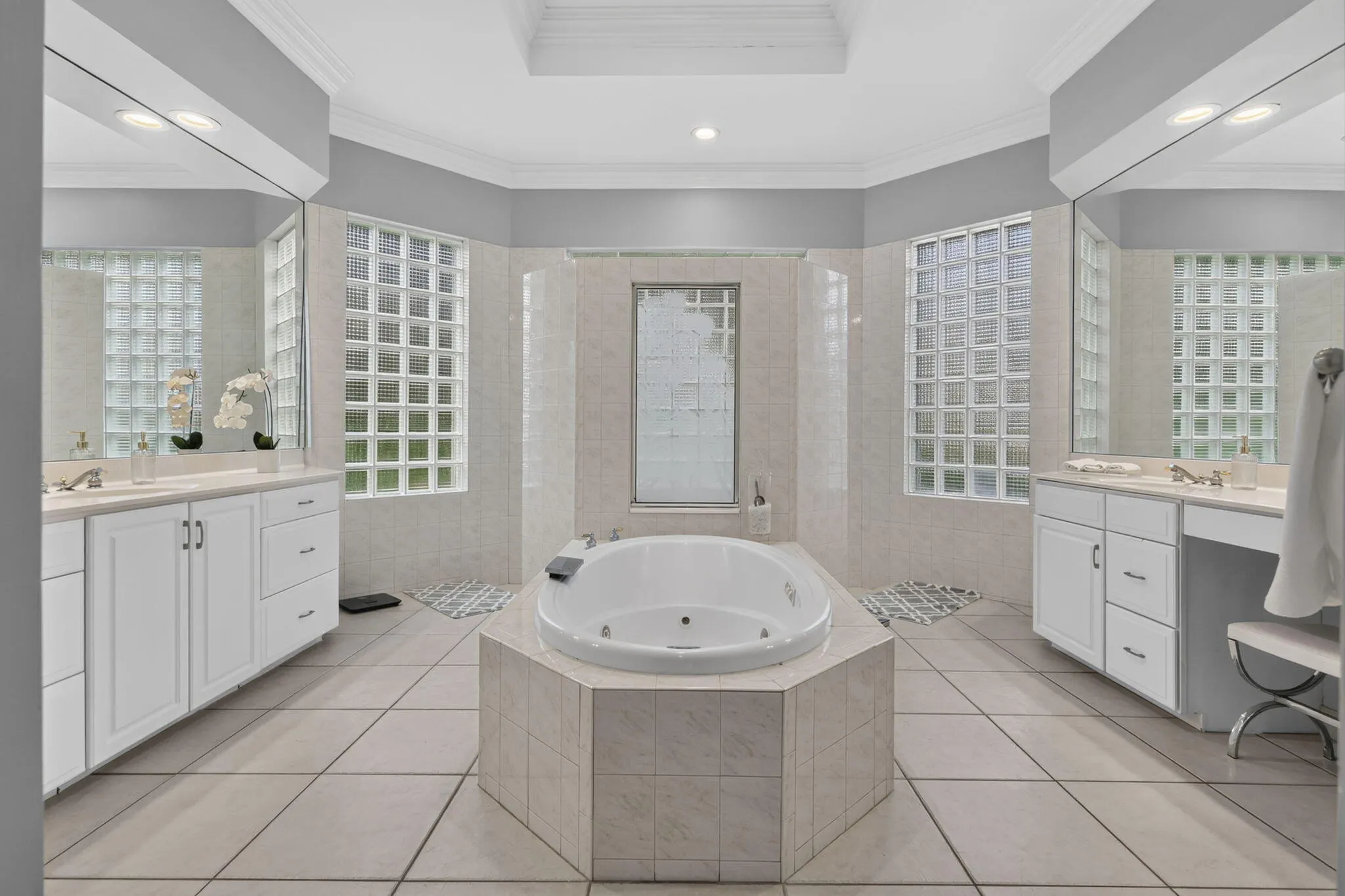 851 FOREST GLEN Lane