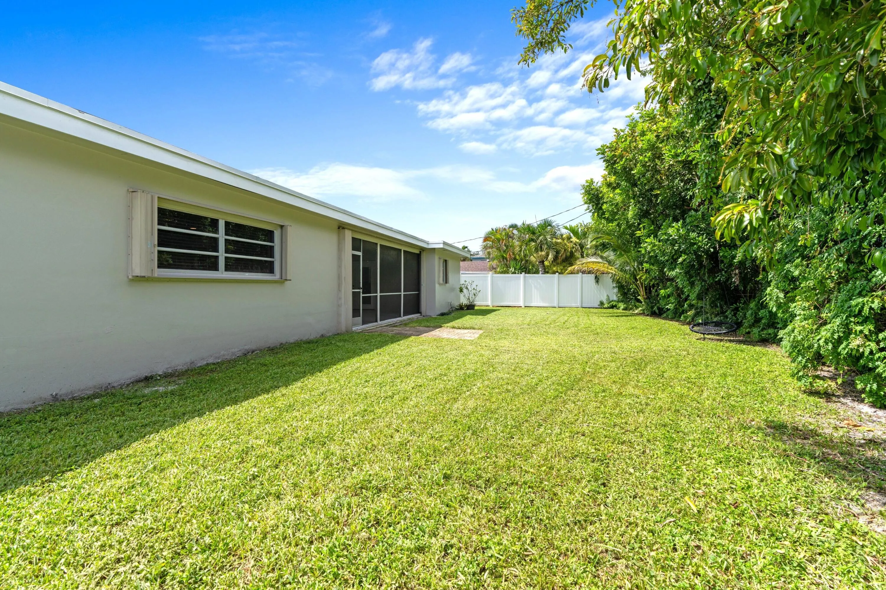 4471 NW 6th Court