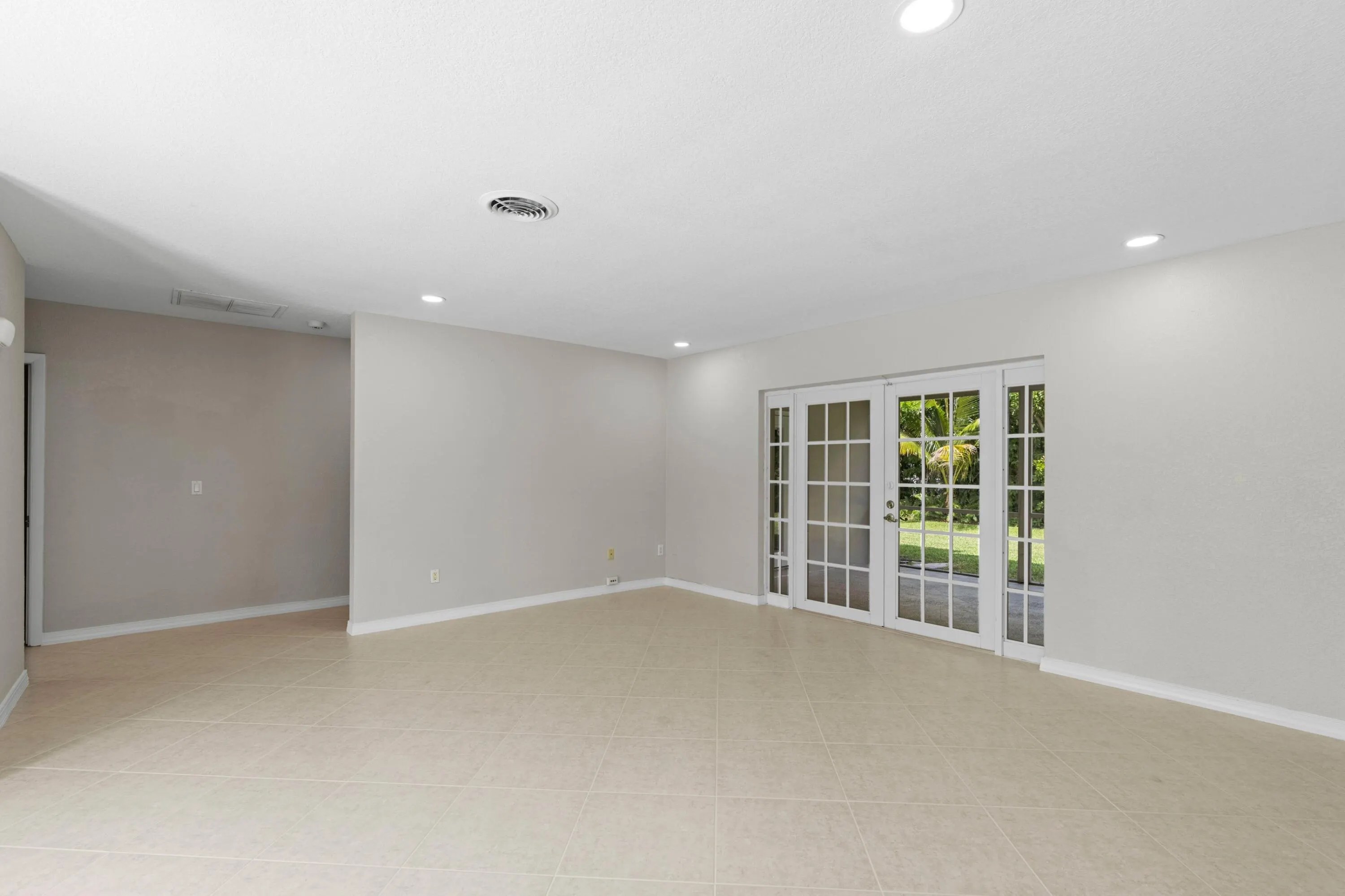 4471 NW 6th Court