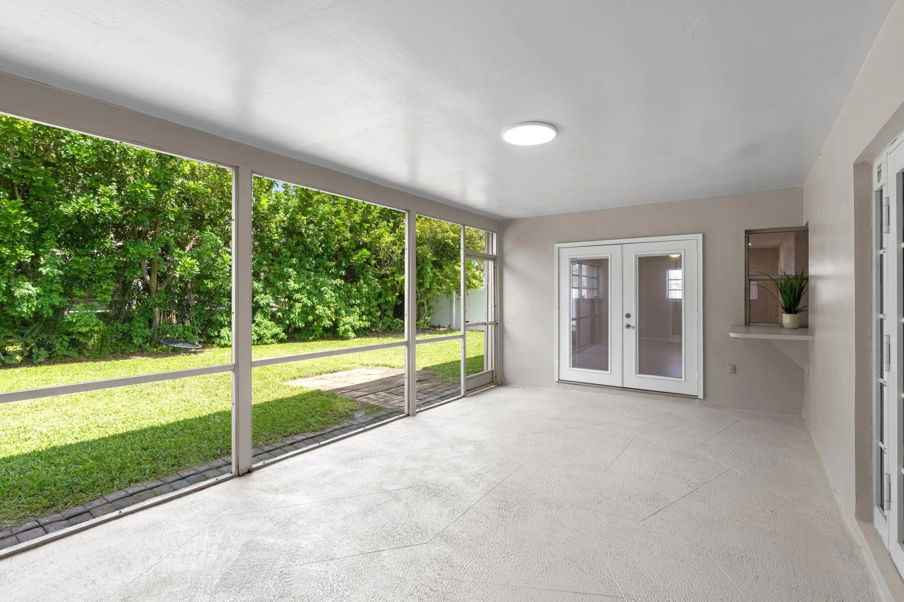 4471 NW 6th Court