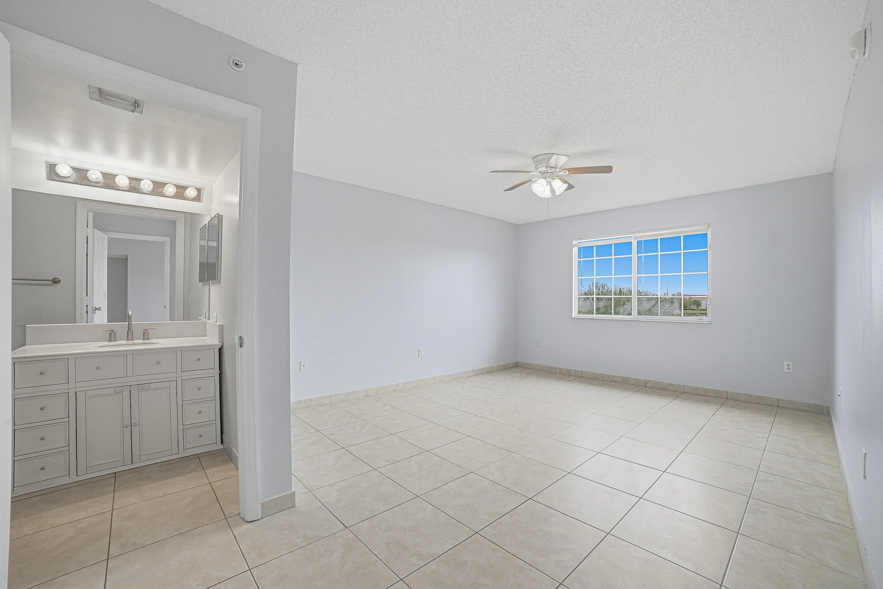5045 WILES Road #308