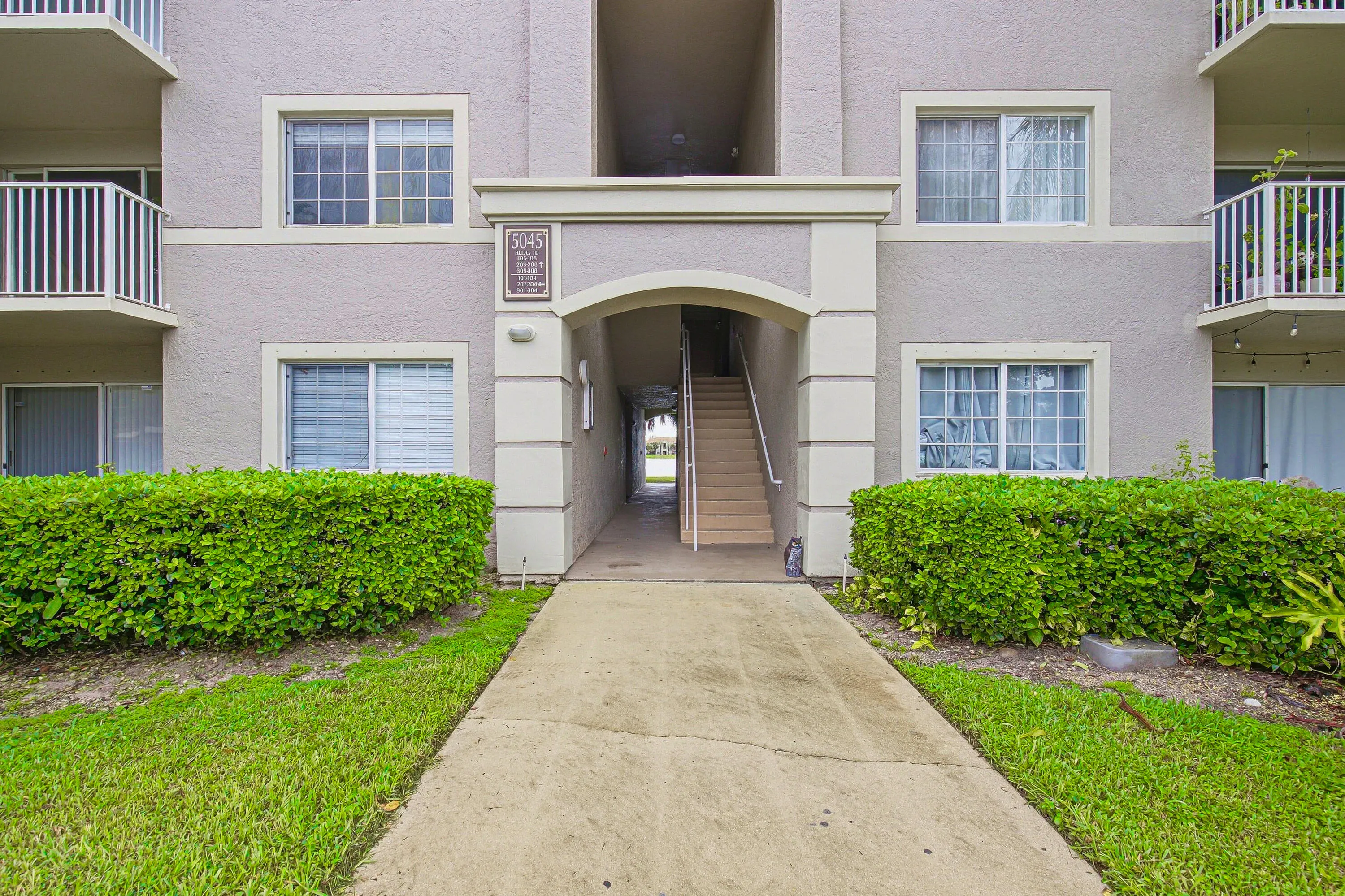 5045 WILES Road #308