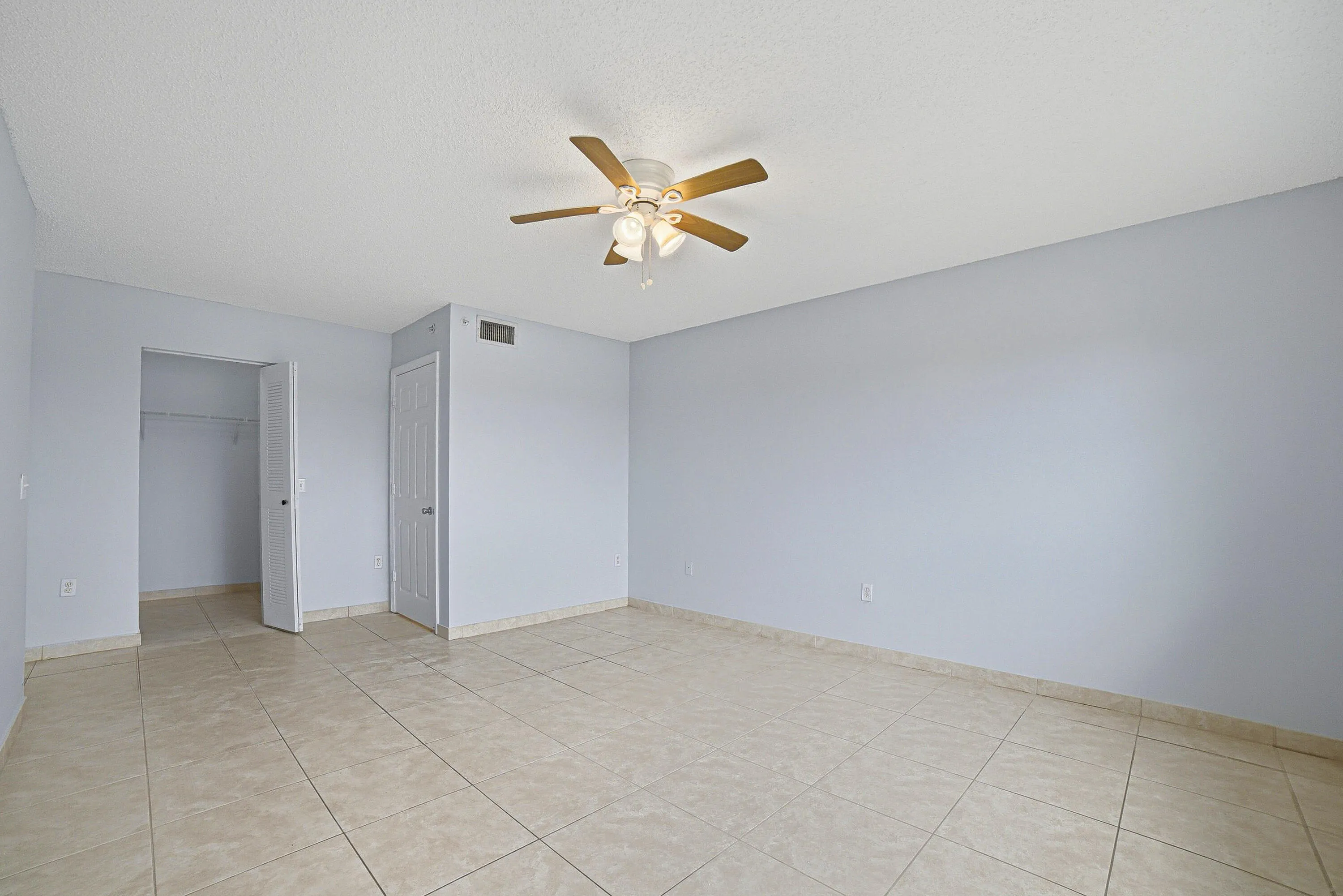 5045 WILES Road #308
