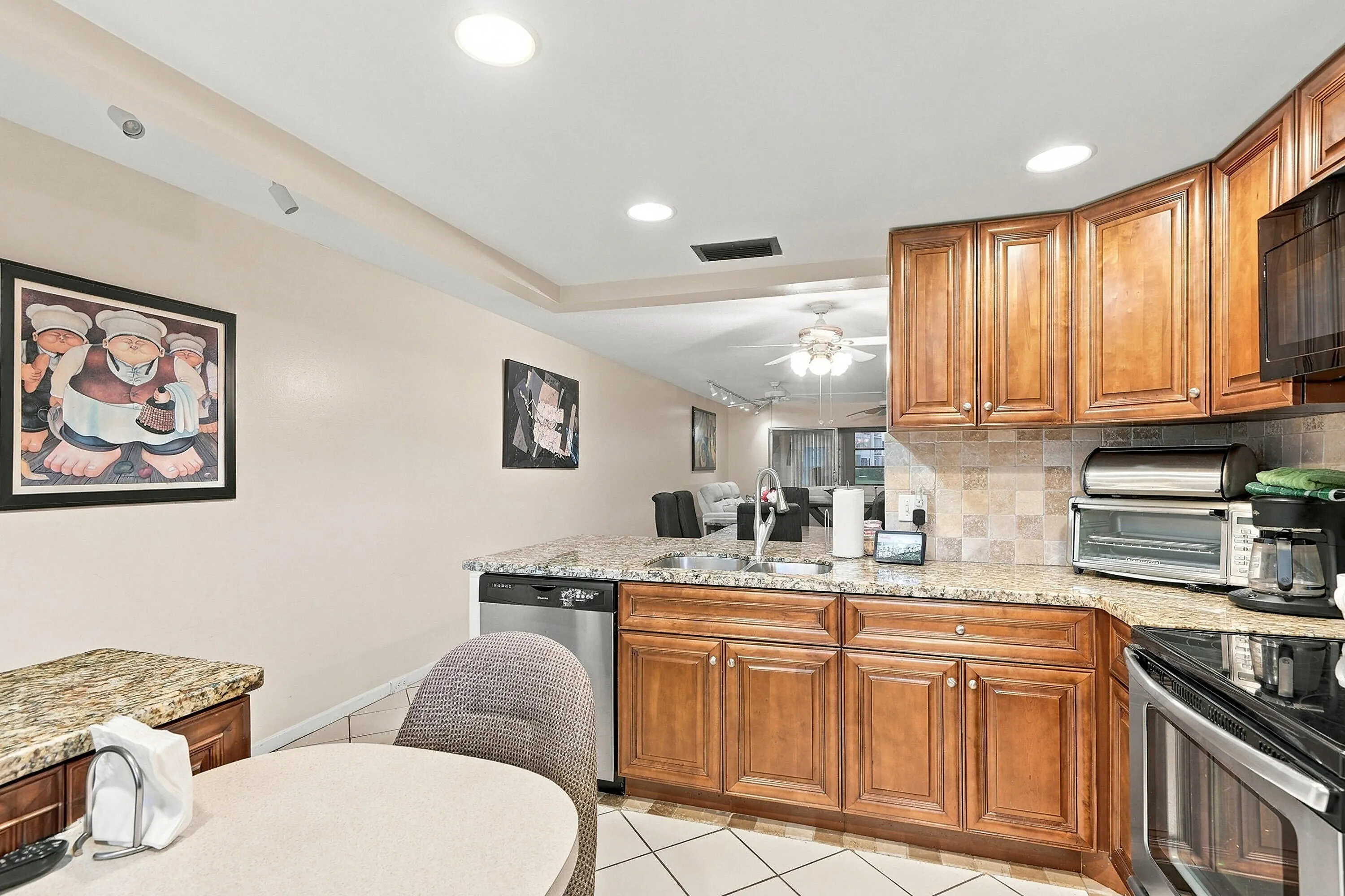 2903 VICTORIA Circle #C1