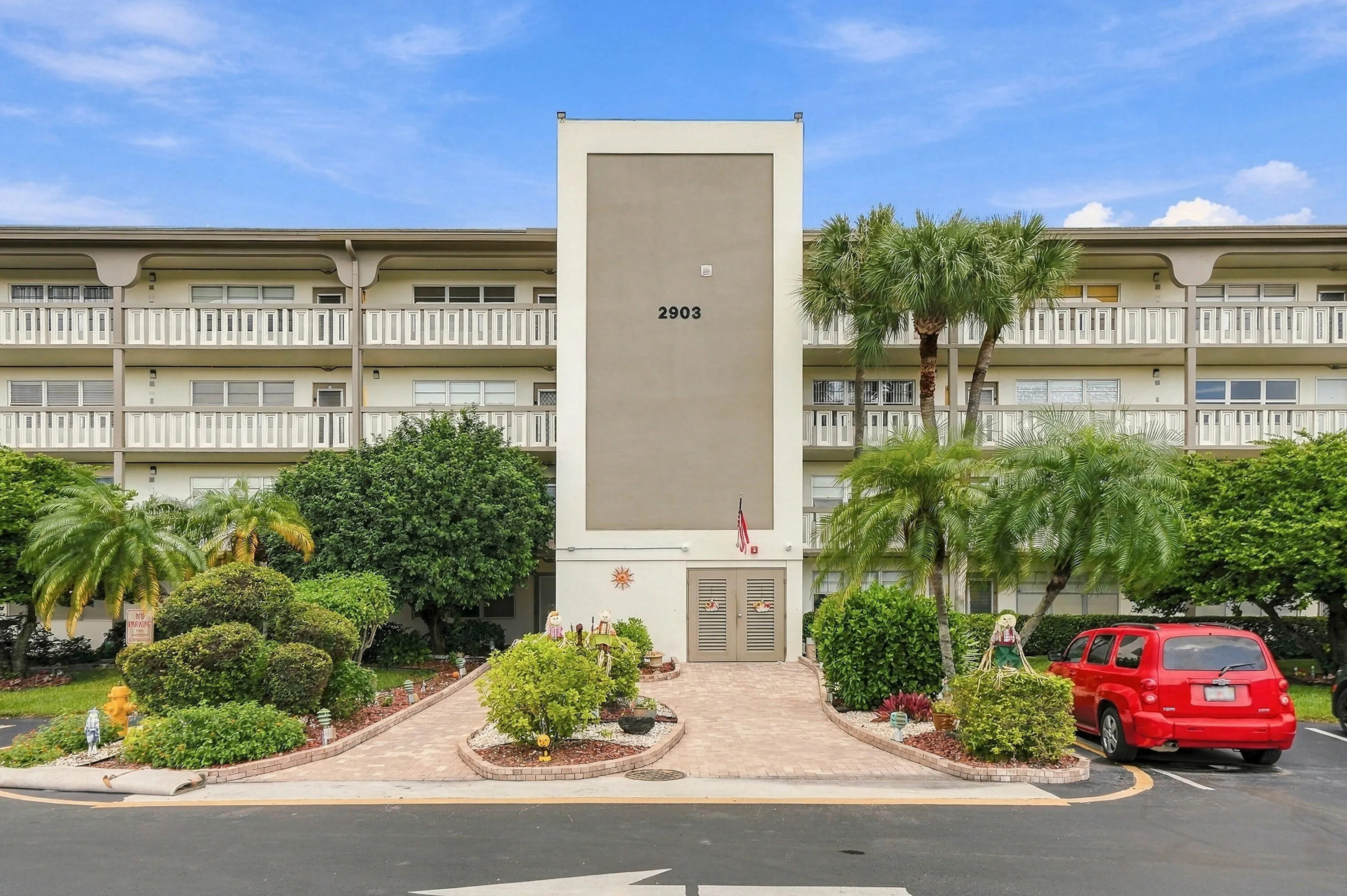 2903 VICTORIA Circle #C1