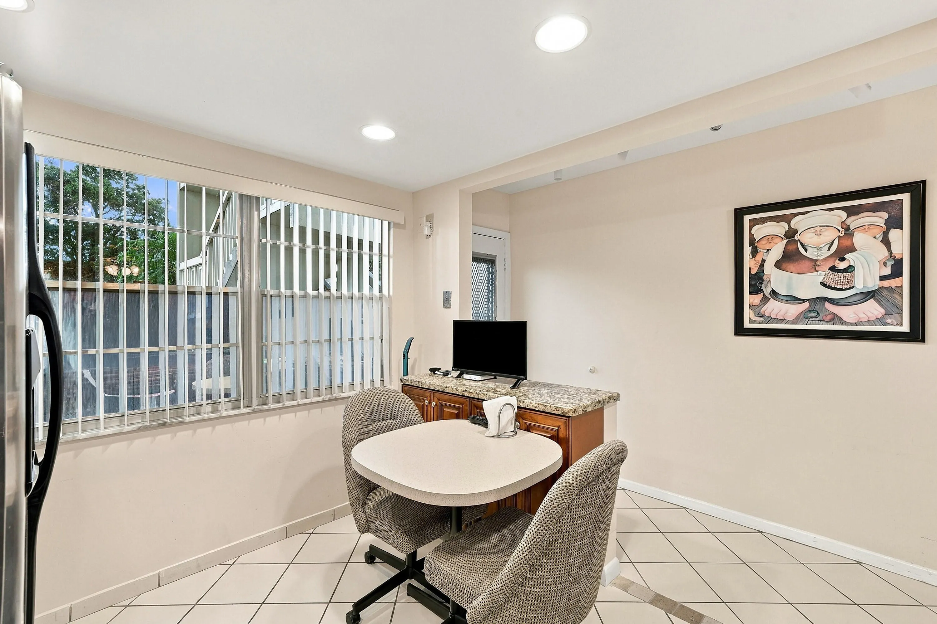2903 VICTORIA Circle #C1