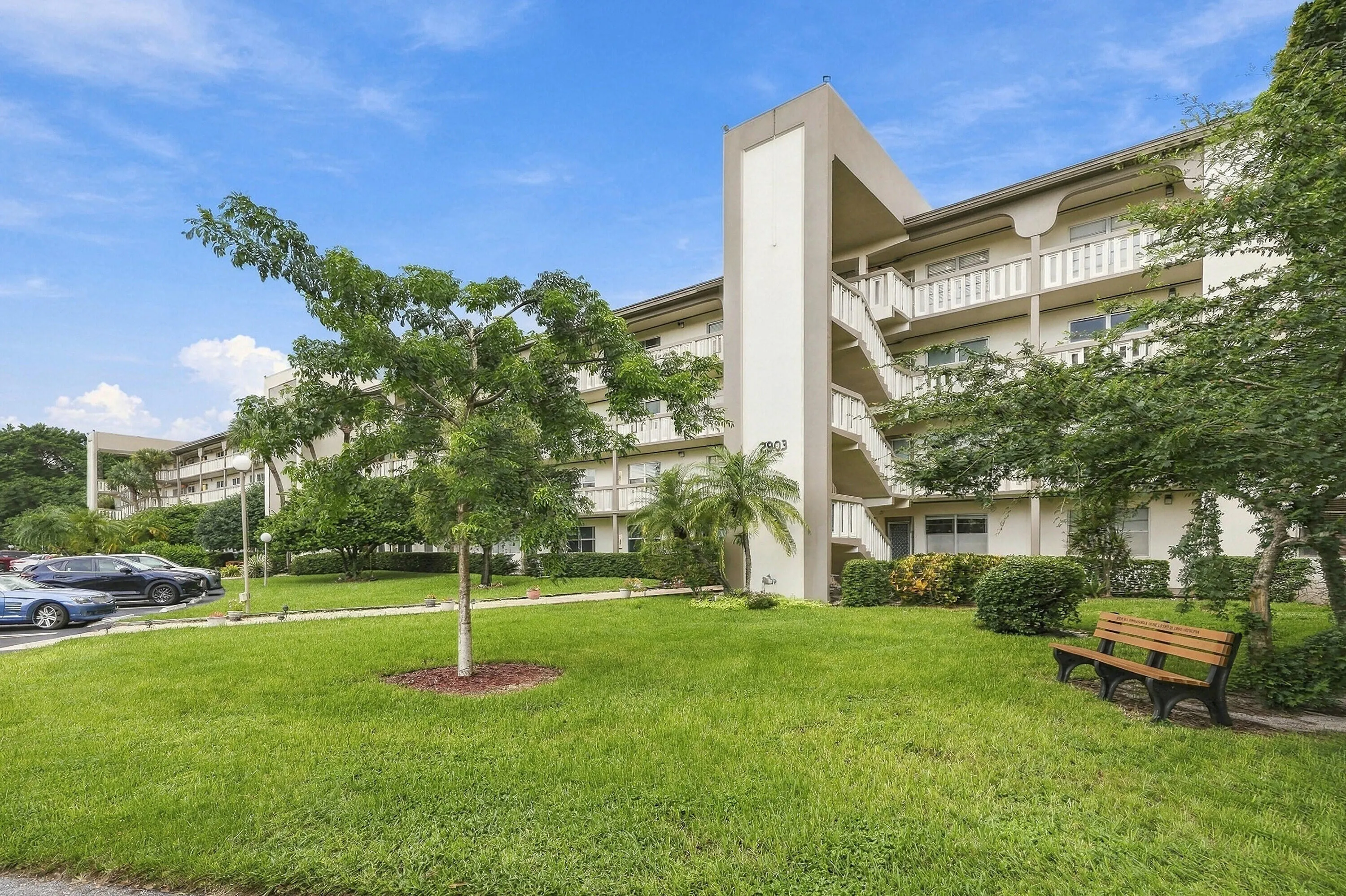 2903 VICTORIA Circle #C1