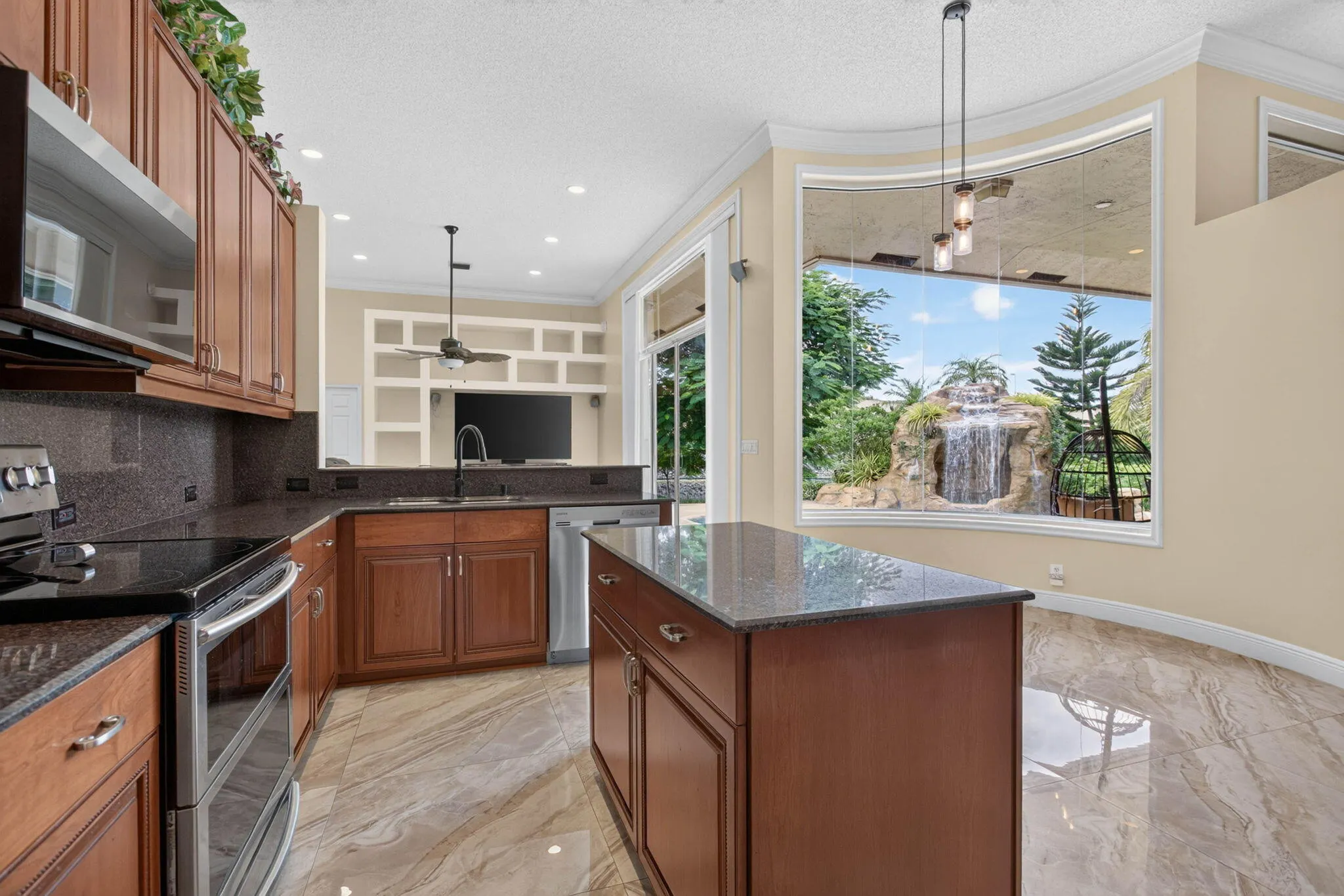 10002 NW 58th Court NW
