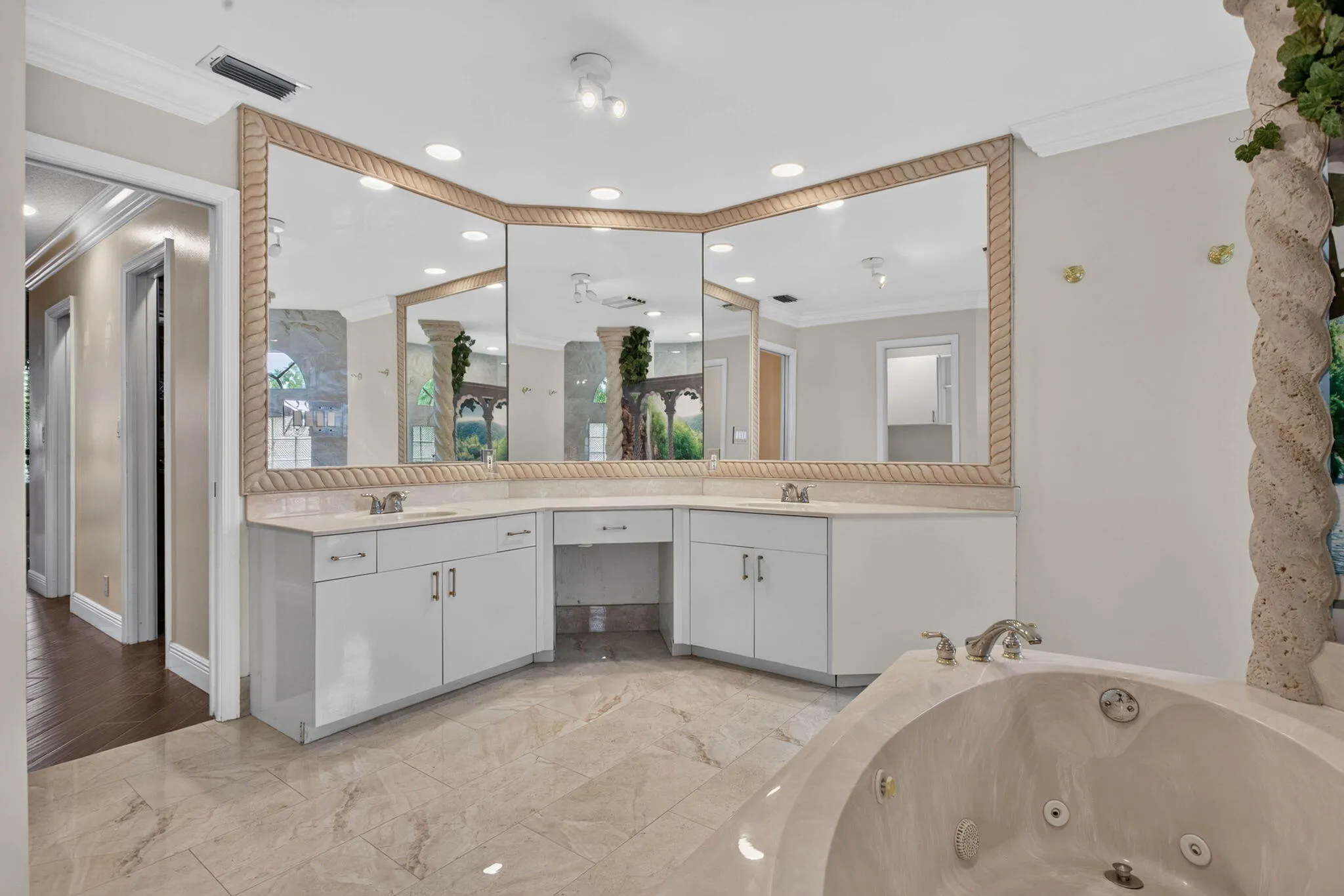 10002 NW 58th Court NW