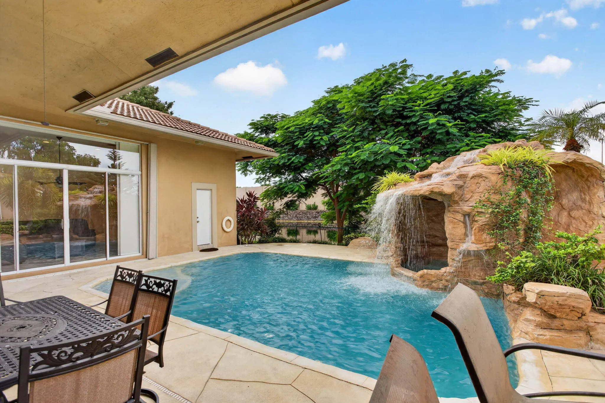10002 NW 58th Court NW