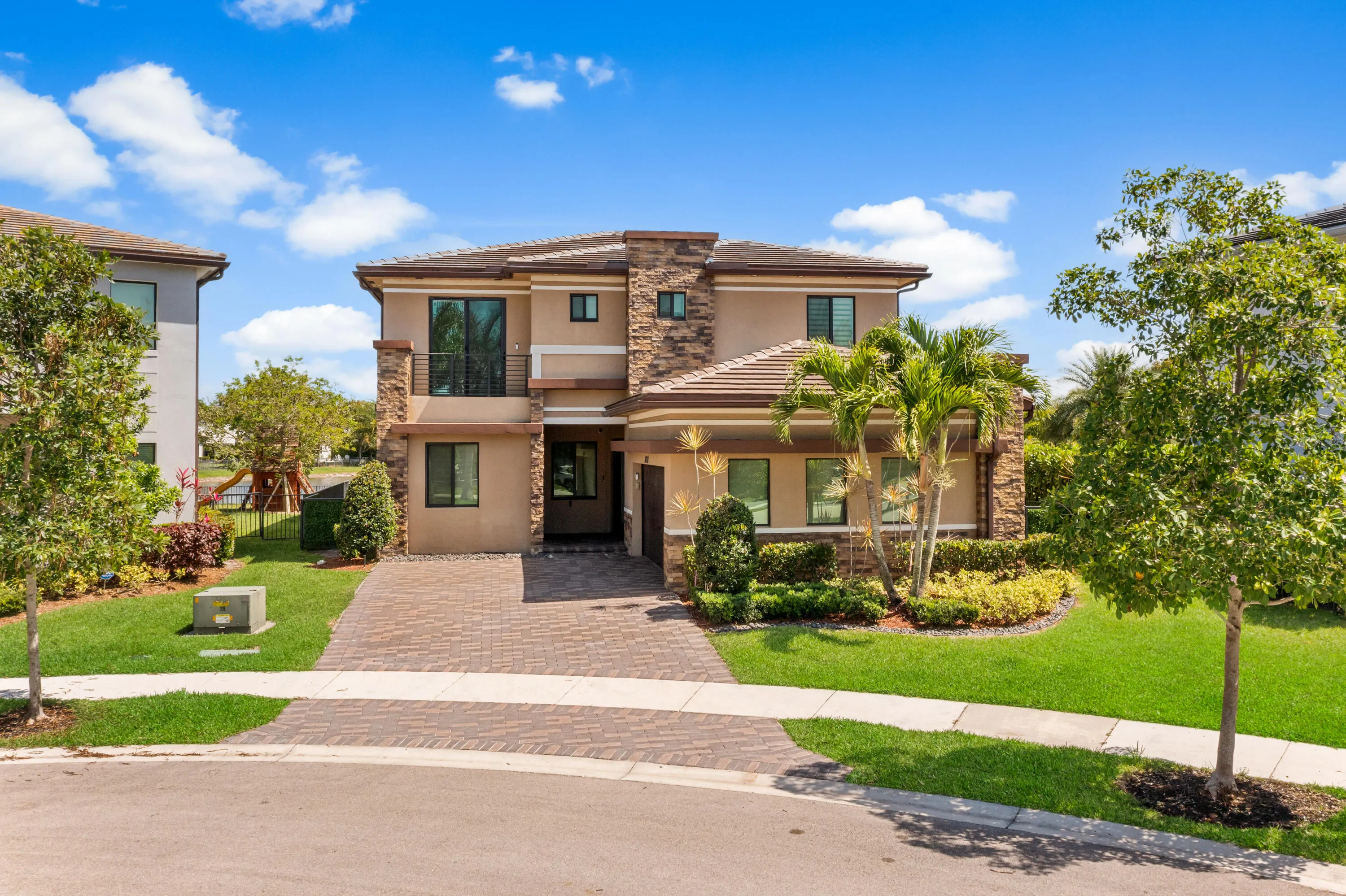 10768 AZUL Lane