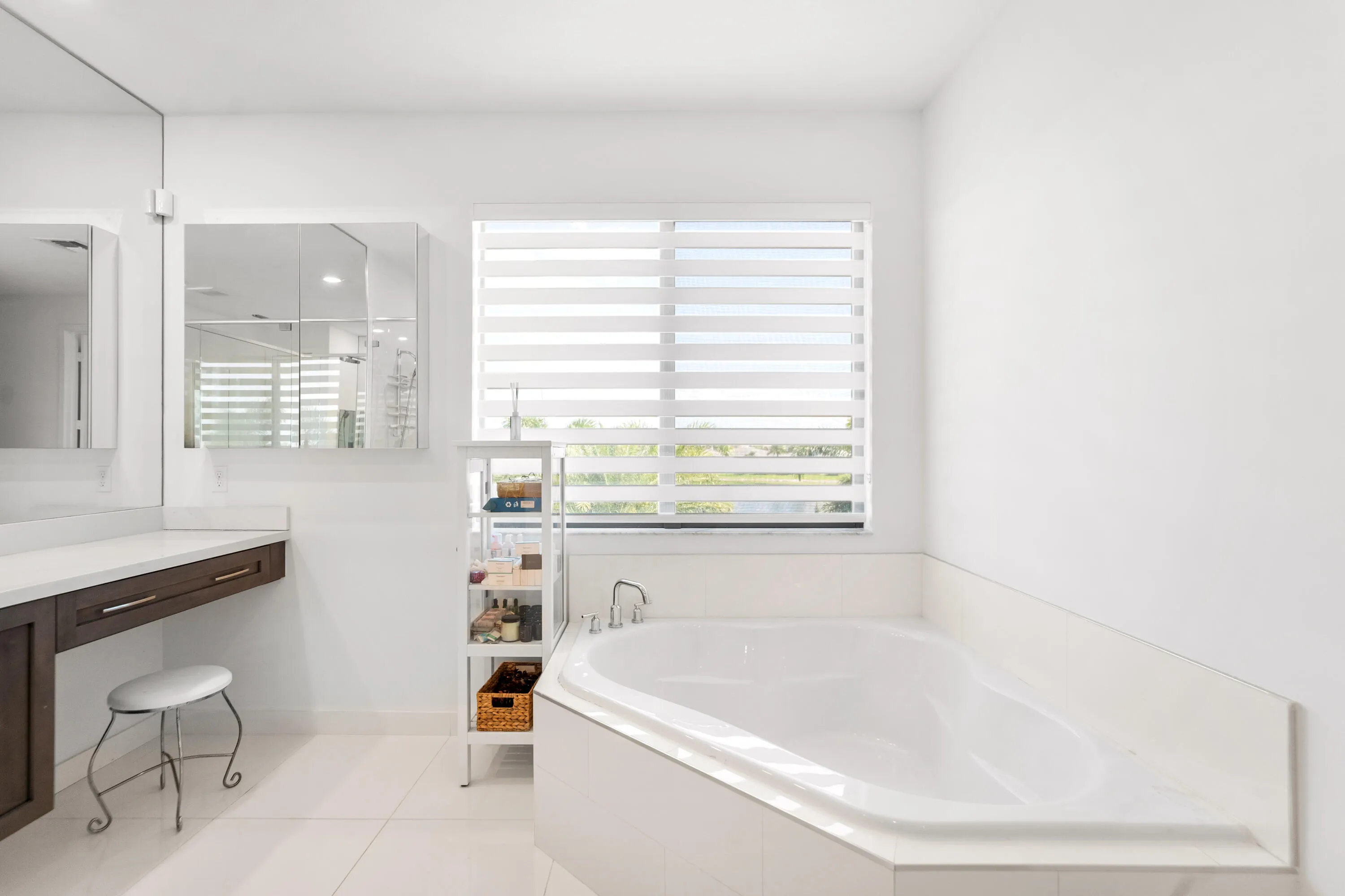 10768 AZUL Lane