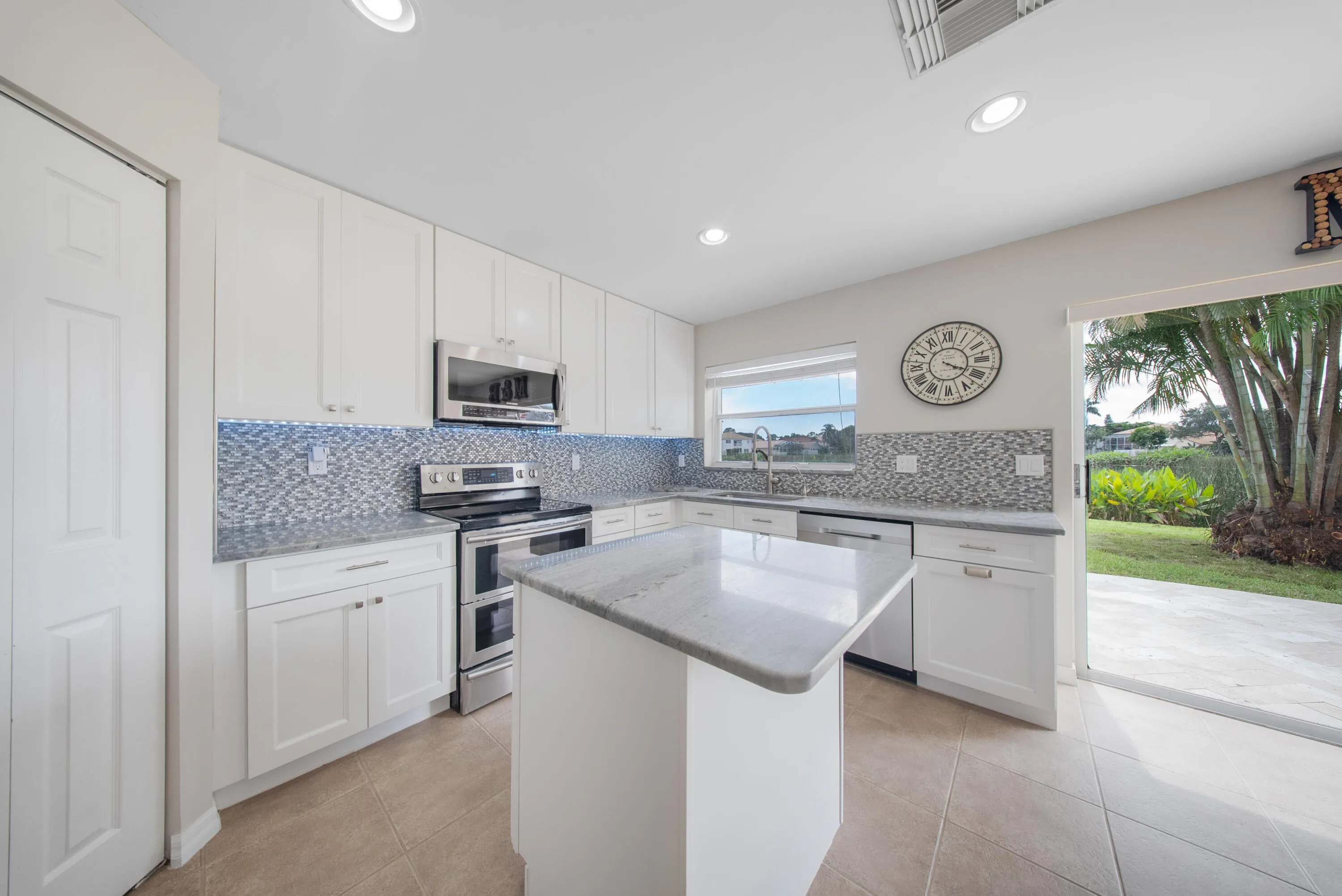 6481 Willoughby Circle