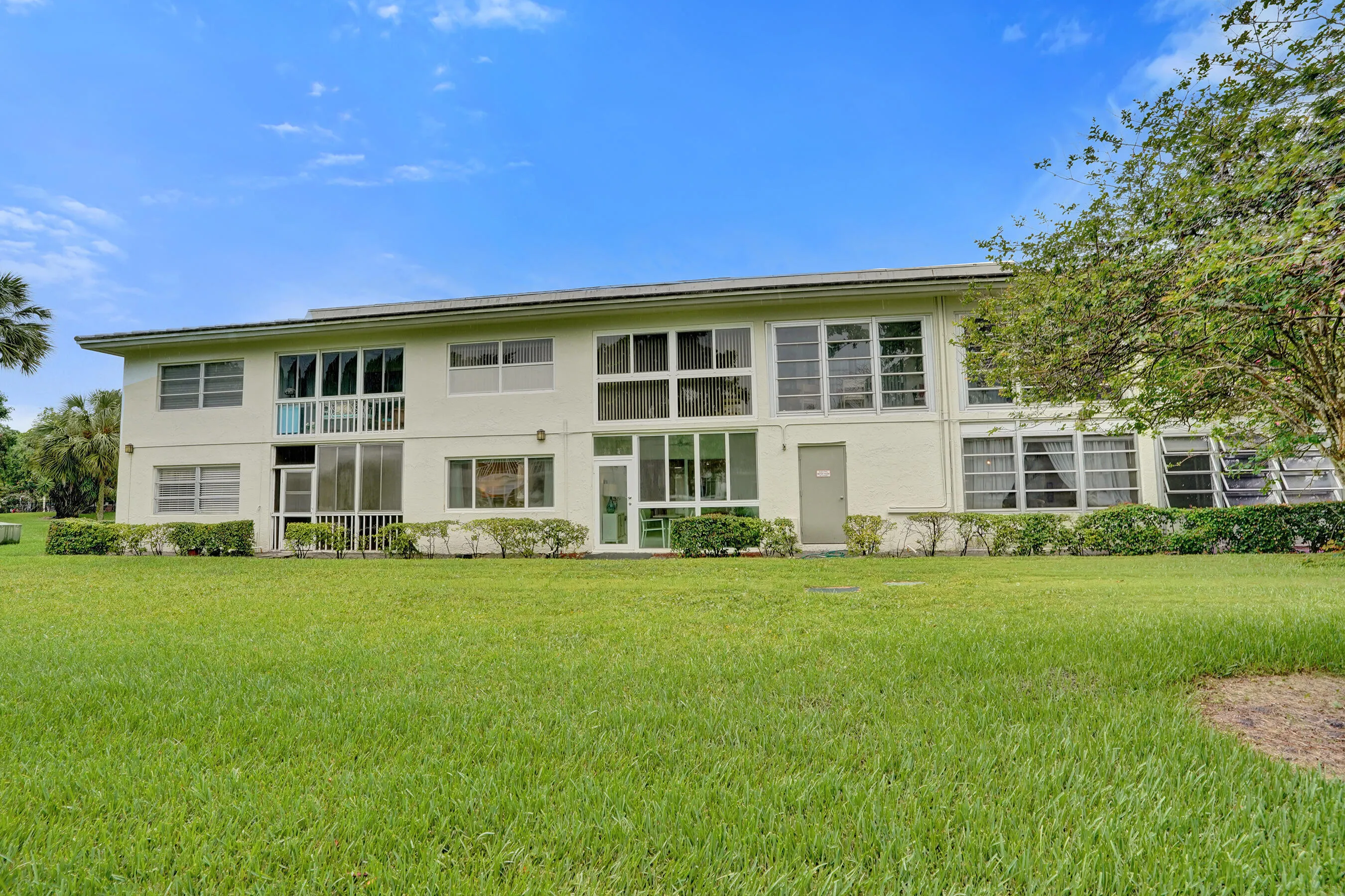 1211 BAHAMA Bend #E1