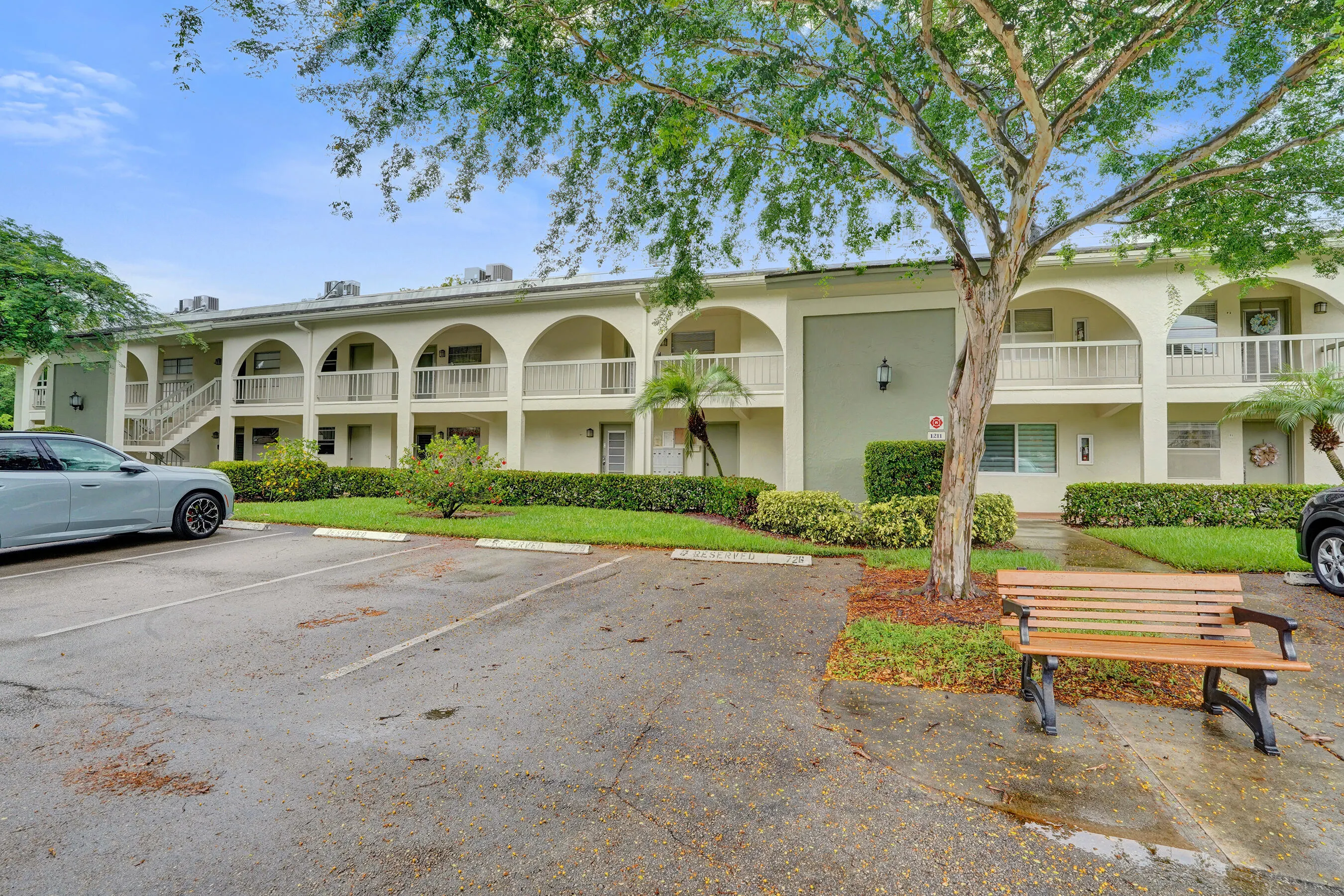 1211 BAHAMA Bend #E1