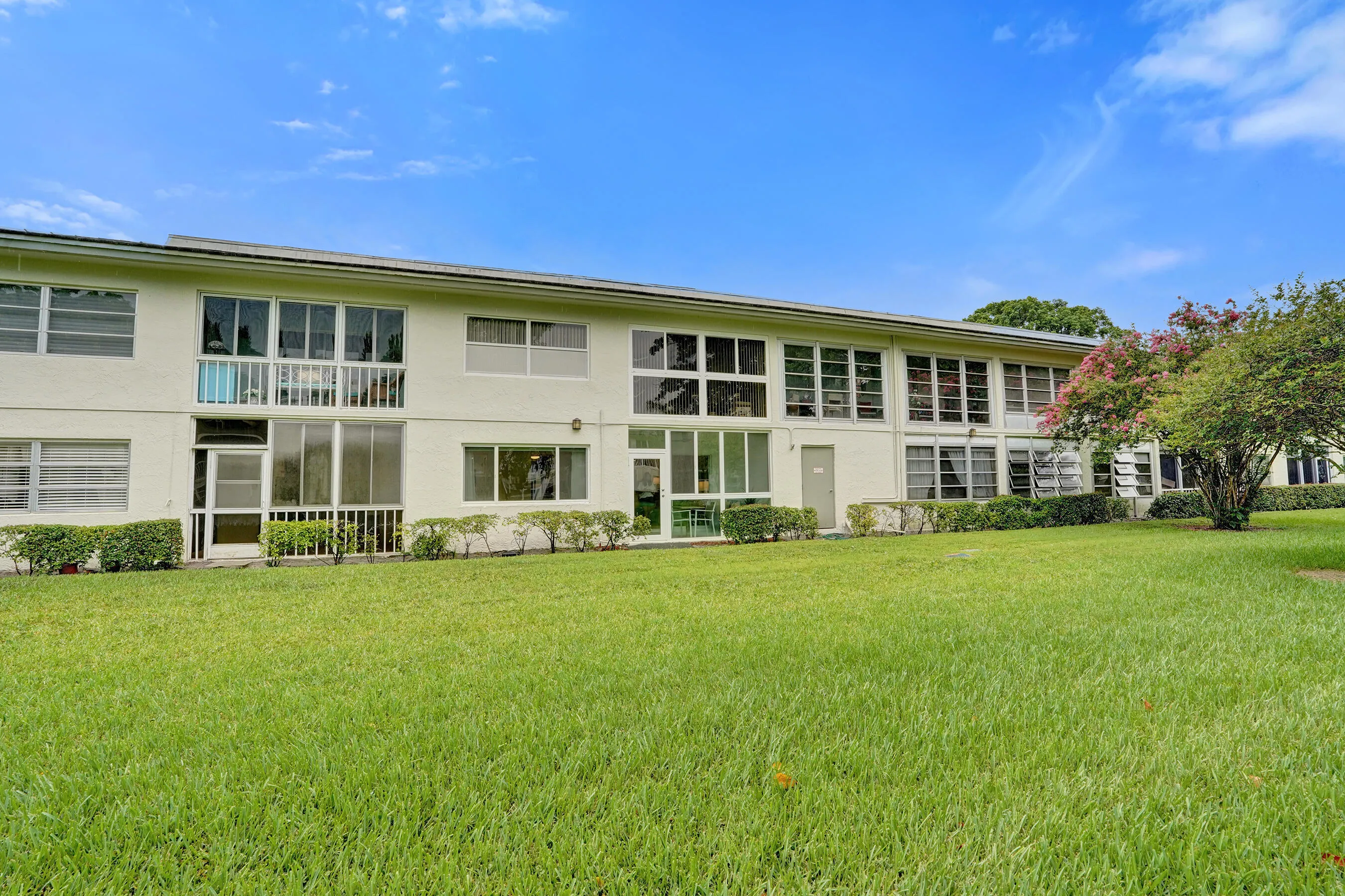 1211 BAHAMA Bend #E1