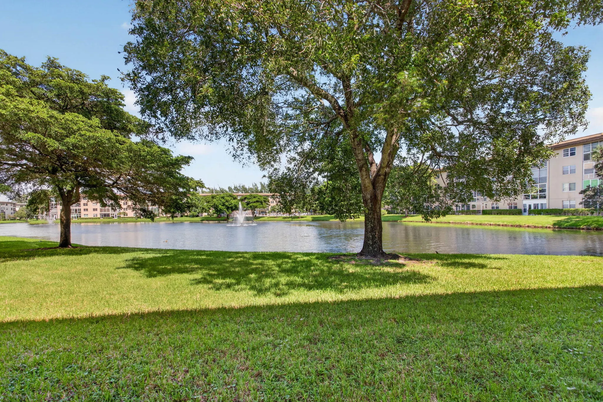 1804 ELEUTHERA Point #J1