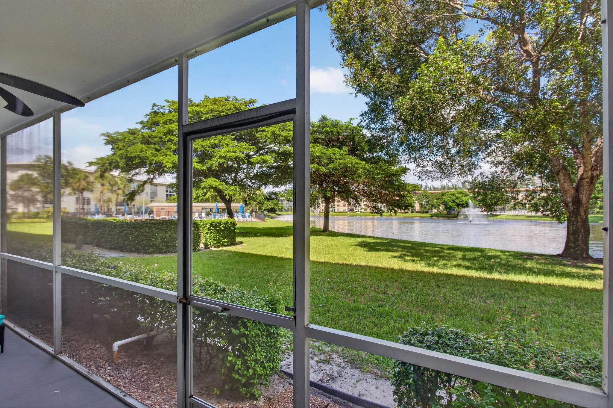 1804 ELEUTHERA Point #J1