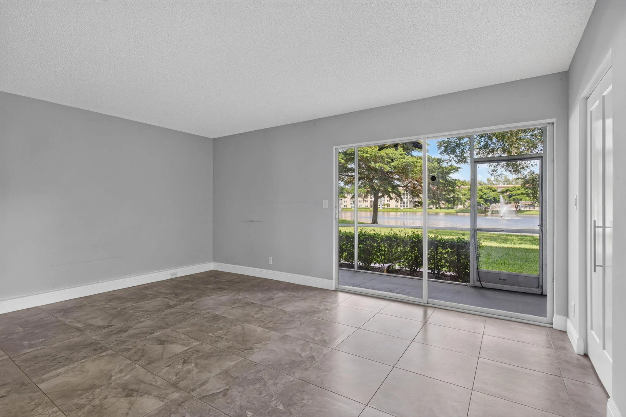 1804 ELEUTHERA Point #J1