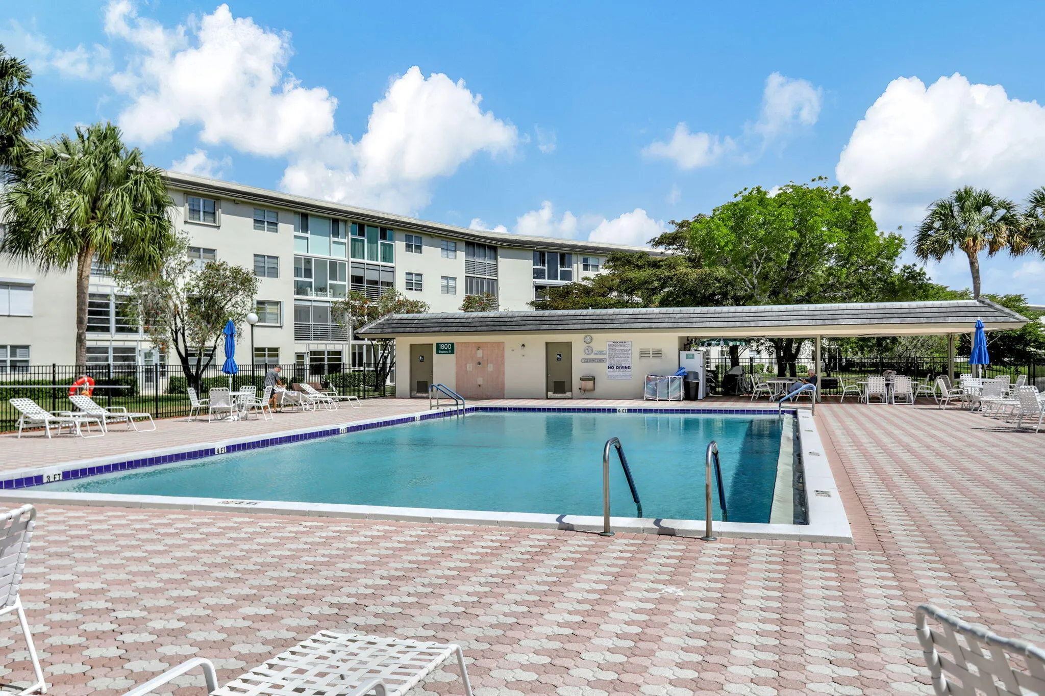 1804 ELEUTHERA Point #J1